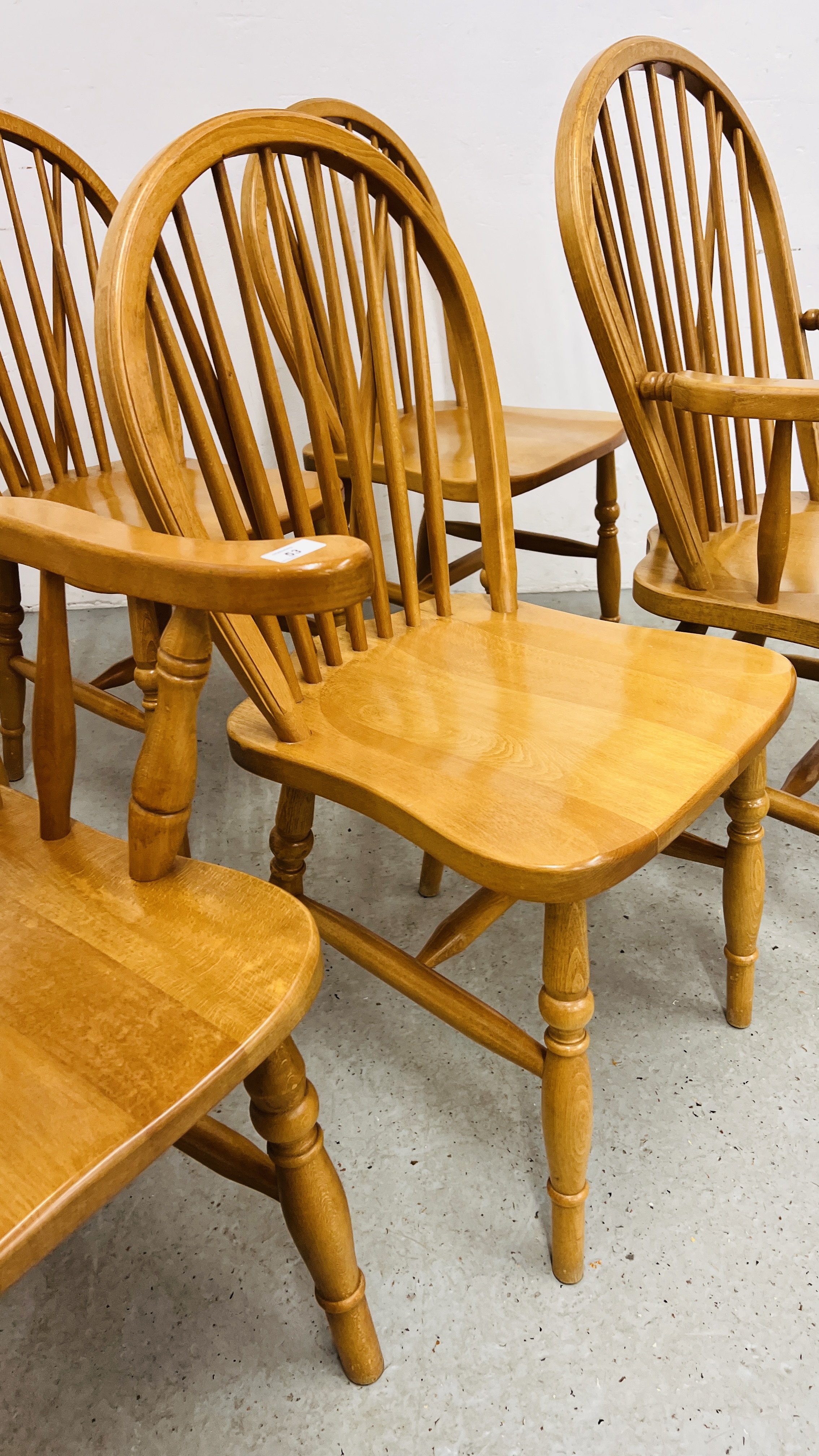 A SET OF SIX SOLID BEECH WOOD KITCHEN CHAIRS (4 X SIDE, - Image 7 of 17