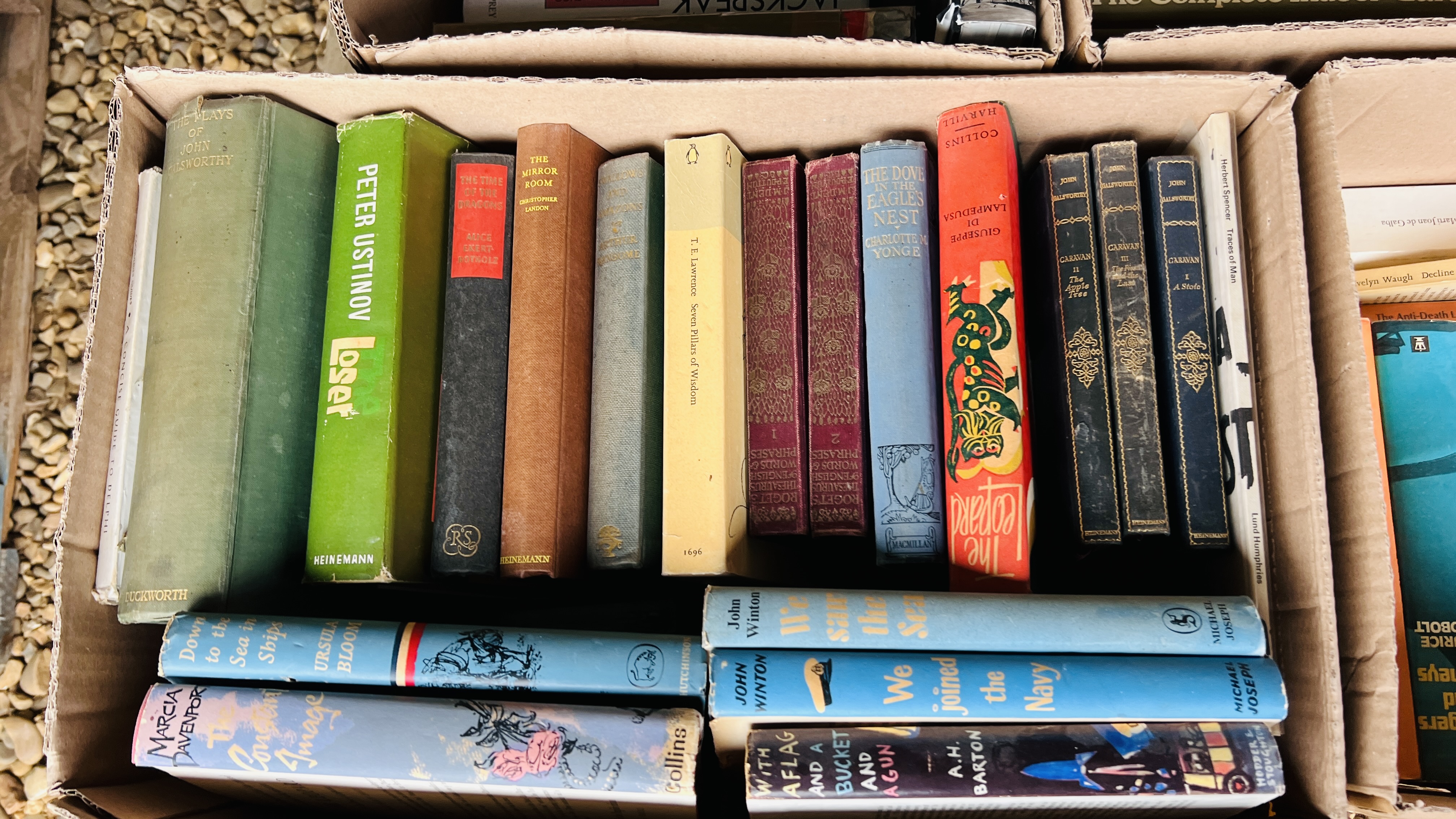 20 BOXES OF ASSORTED BOOKS - AS CLEARED TO INCLUDE NOVELS, REFERENCE, JAPANESE AND ORIENTAL BOOKS. - Image 5 of 21