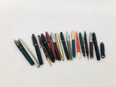 COLLECTION OF 15 ASSORTED VINTAGE PENS AND PENCILS TO INCLUDE FYNE POYNT, OSMIROID, PARKER, CONWAY,