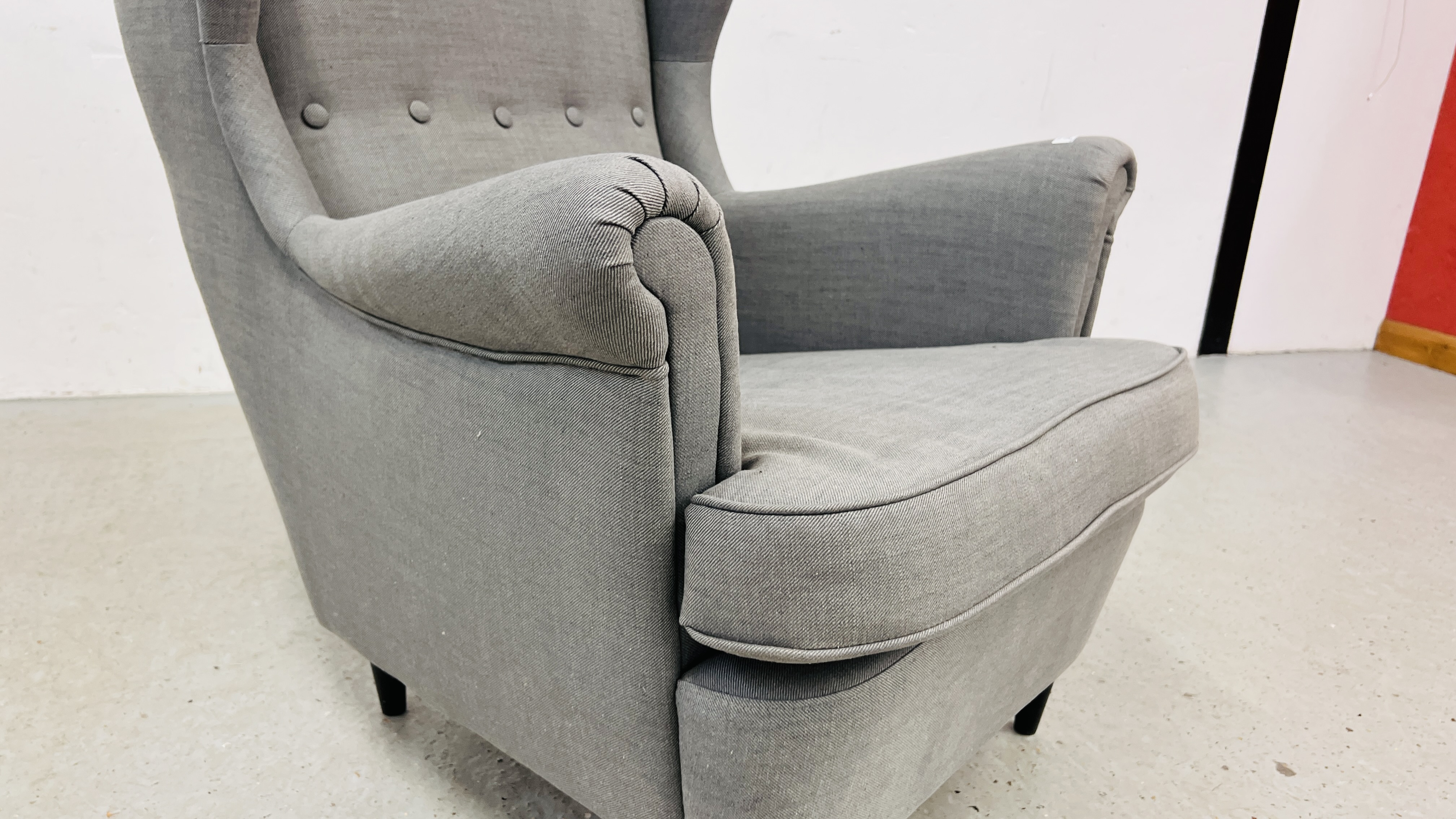 A MODERN IKEA DESIGNER WINGED ARM CHAIR GREY UPHOLSTERED. - Image 3 of 5