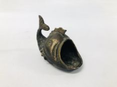 BRONZE ASHTRAY IN THE WALTER BOSSE STYLE WIDTH 11CM. HEIGHT 8CM.