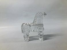 KOSTA BODA ART GLASS HORSE DESIGN BERTIL VALLIEN 70'S WITH ORIGINAL LABEL HEIGHT 16CM.