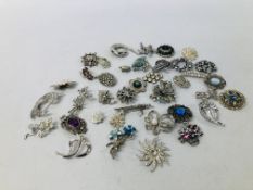 COLLECTION OF APPROXIMATELY 35 SILVER TONE VINTAGE AND RETRO BROOCHES