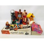QUANTITY OF ASSORTED VINTAGE TOYS AND GAMES TO INCLUDE A REMCO RADIO CHART CRYSTAL RADIO (BOXED),