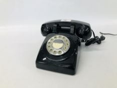 A VINTAGE STYLE BLACK TELEPHONE.