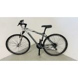 A GENT'S TREK 7100 21 SPEED BICYCLE