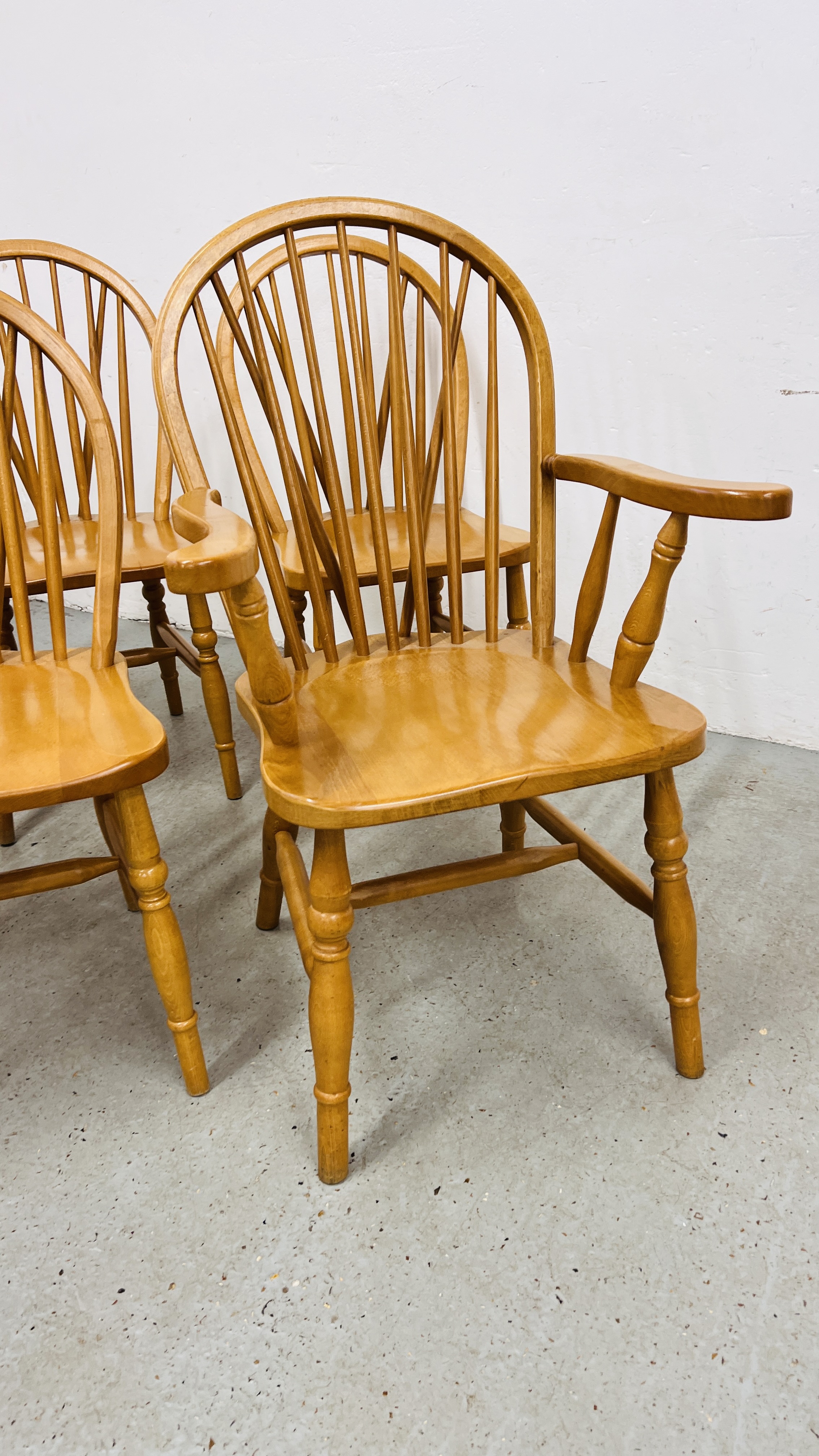 A SET OF SIX SOLID BEECH WOOD KITCHEN CHAIRS (4 X SIDE, - Image 2 of 17