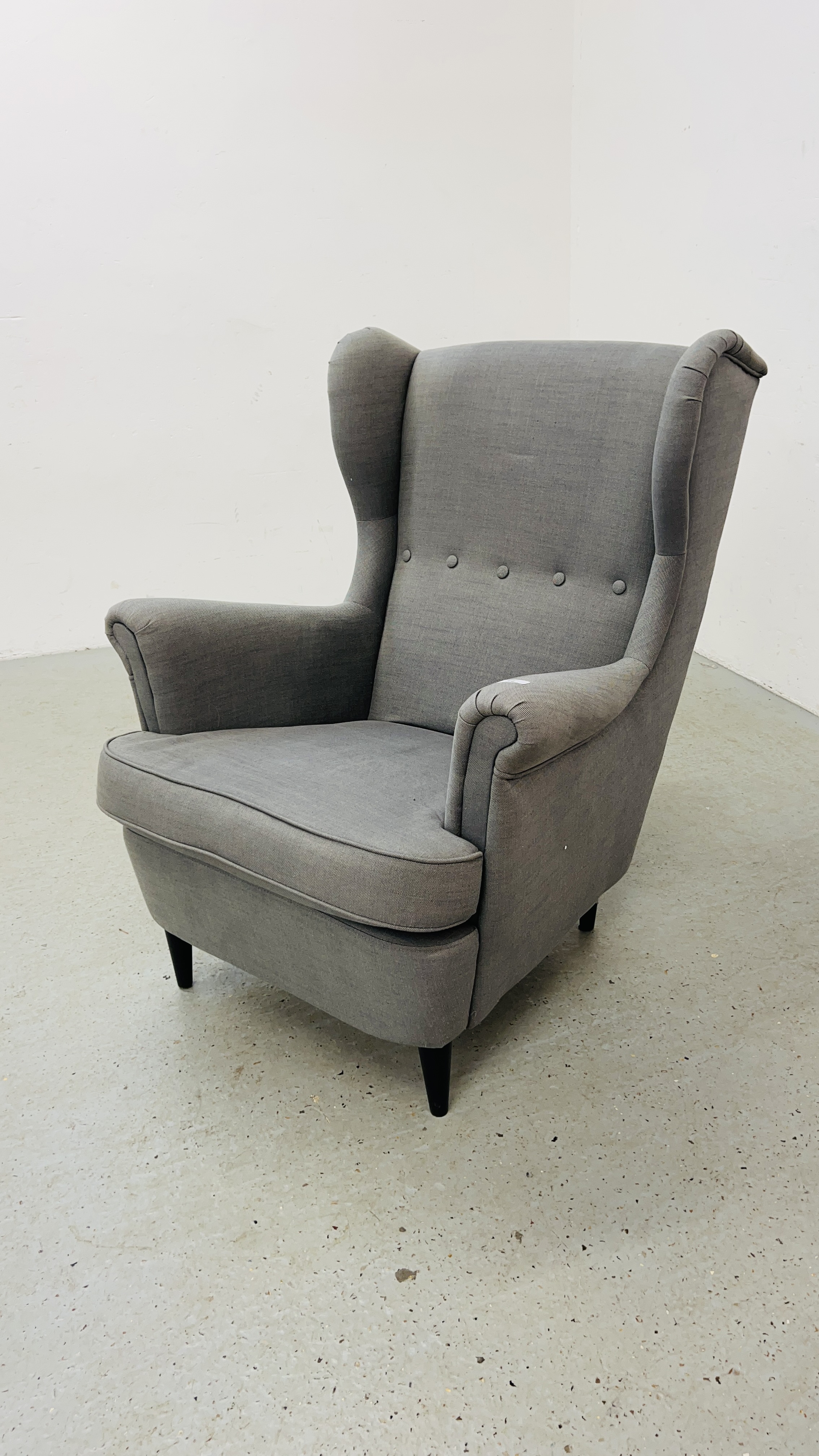 A MODERN IKEA DESIGNER WINGED ARM CHAIR GREY UPHOLSTERED. - Image 5 of 5