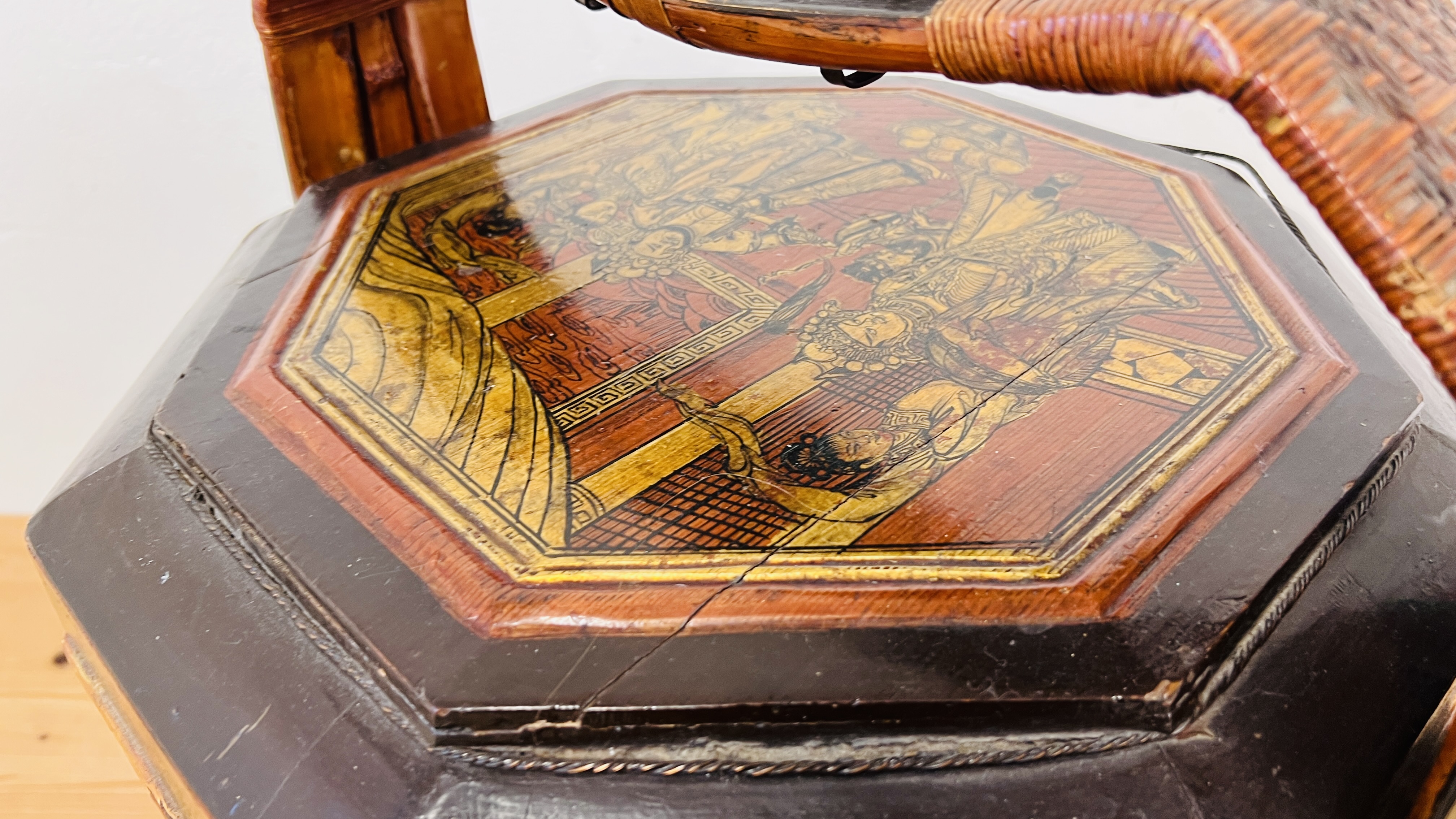 A HIGHLY DECORATIVE GILT DECORATED AND LACQUERED CHINESE WEDDING BASKET - HEIGHT 62CM. - Image 8 of 12