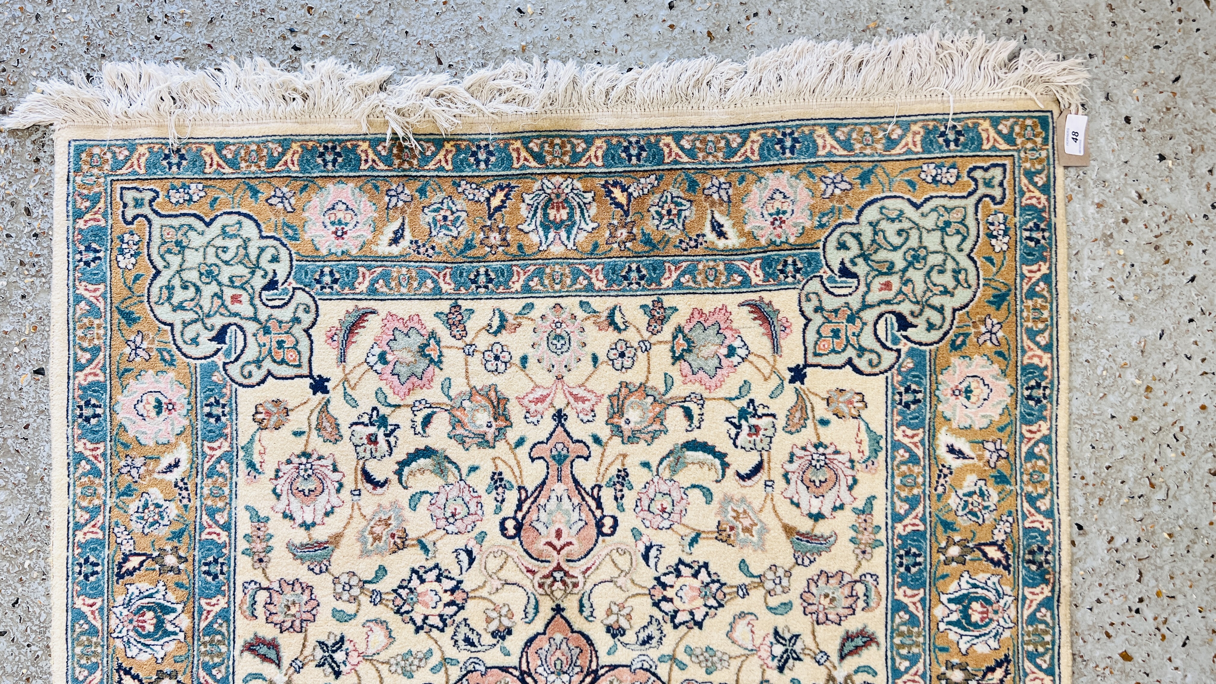 PERSIAN RUG, THE CENTRAL LOBED MOTIF ON AN IVORY GROUND - L 150CM X W 99CM. - Image 2 of 6