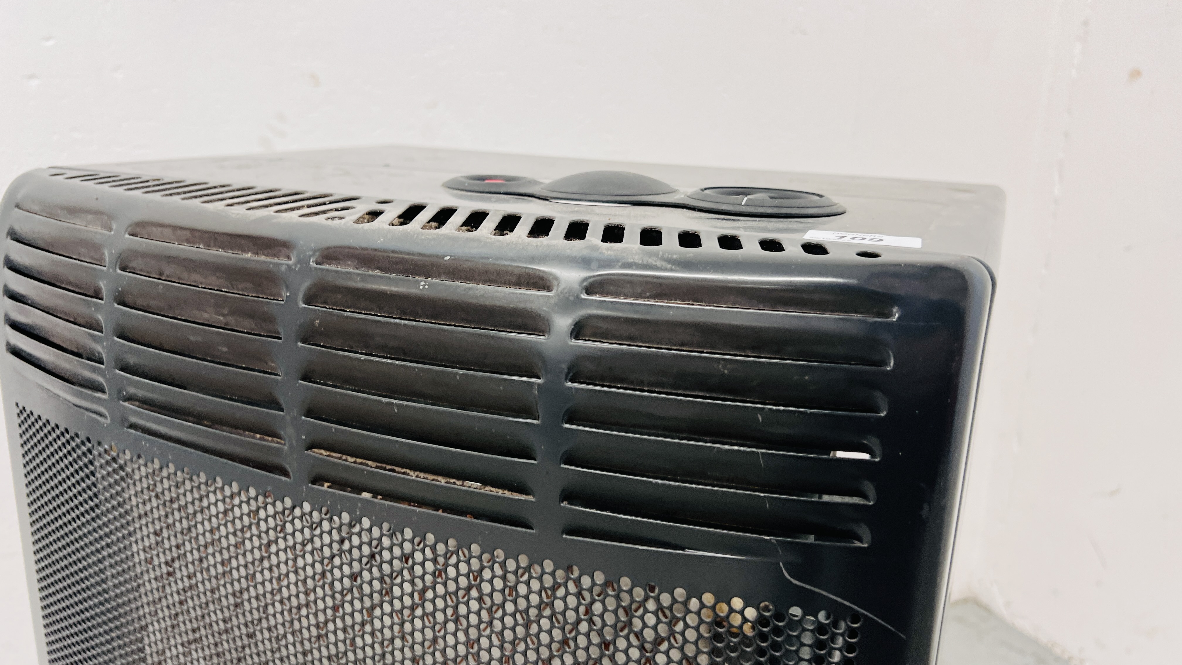 A CAMPINGAZ GAS HEATER - SOLD AS SEEN. - Image 2 of 5