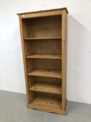 A MEXICAN PINE FULL HEIGHT BOOKSHELF W 81CM, D 40CM, H 184CM.