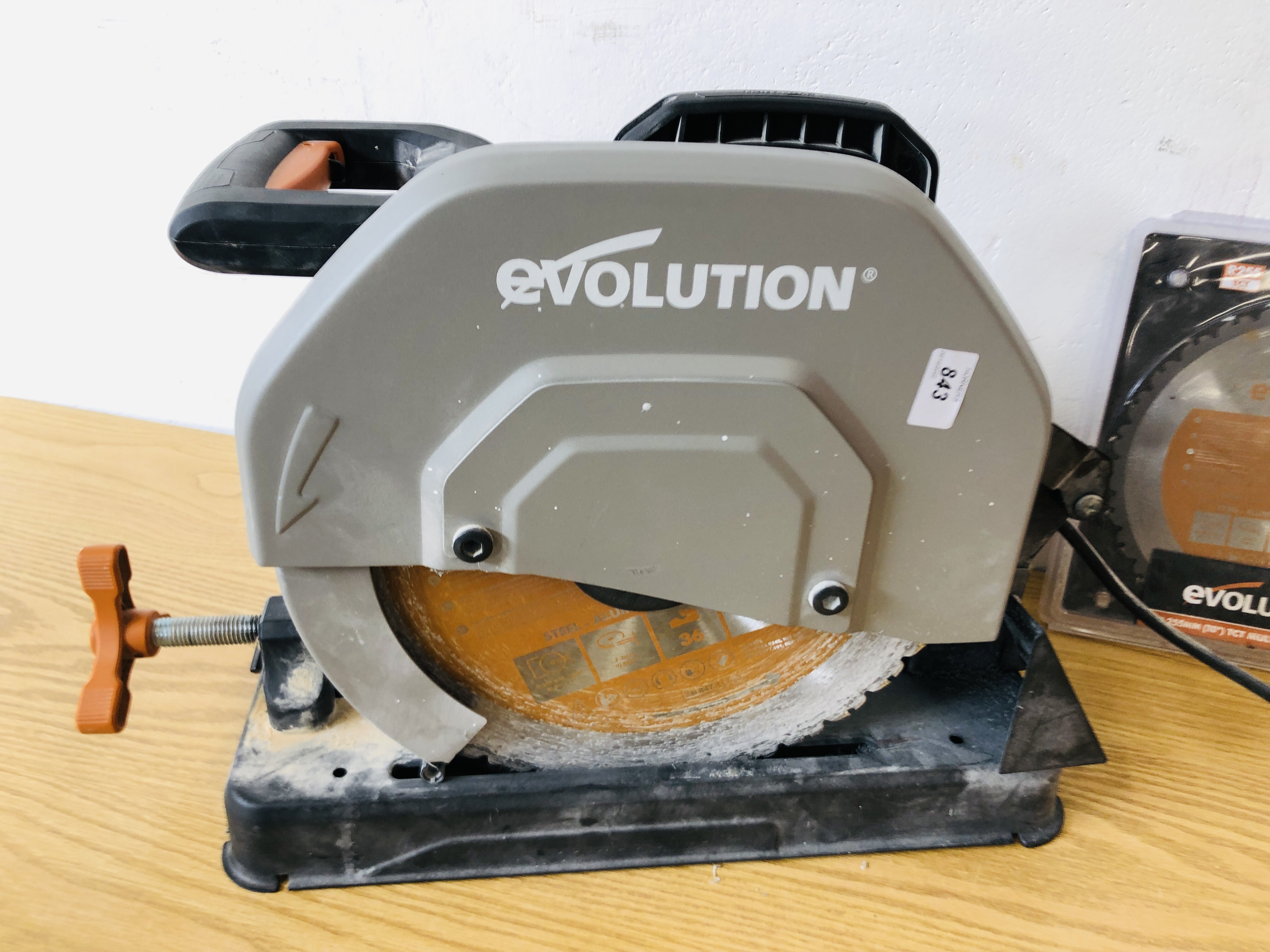 EVOLUTION MULTI MATERIAL CUTTING 335MM TCT CHOP SAW MODEL R355CPS - SOLD AS SEEN. - Image 2 of 5