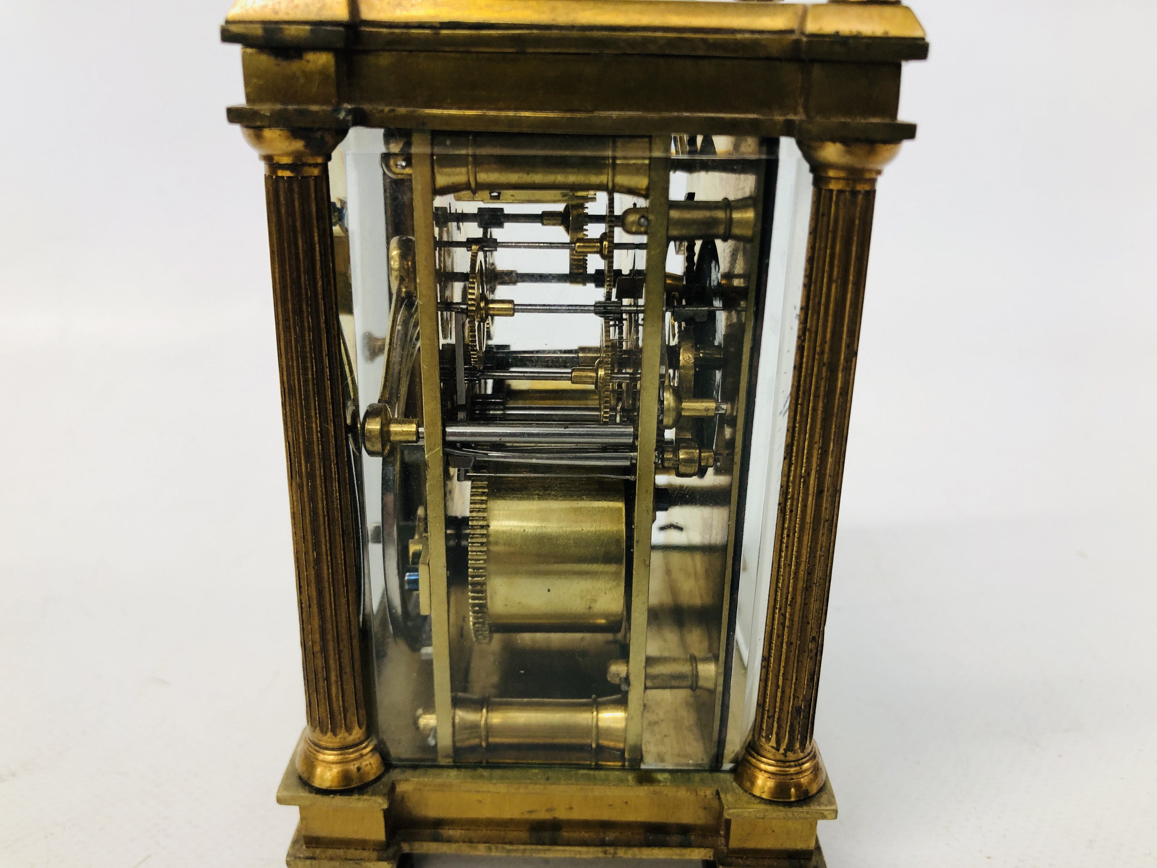 AN ANTIQUE BRASS CARRIAGE CLOCK WITH STRIKE C19TH IN ORIGINAL FITTED CASE WITH KEY HEIGHT 14CM. - Image 6 of 12