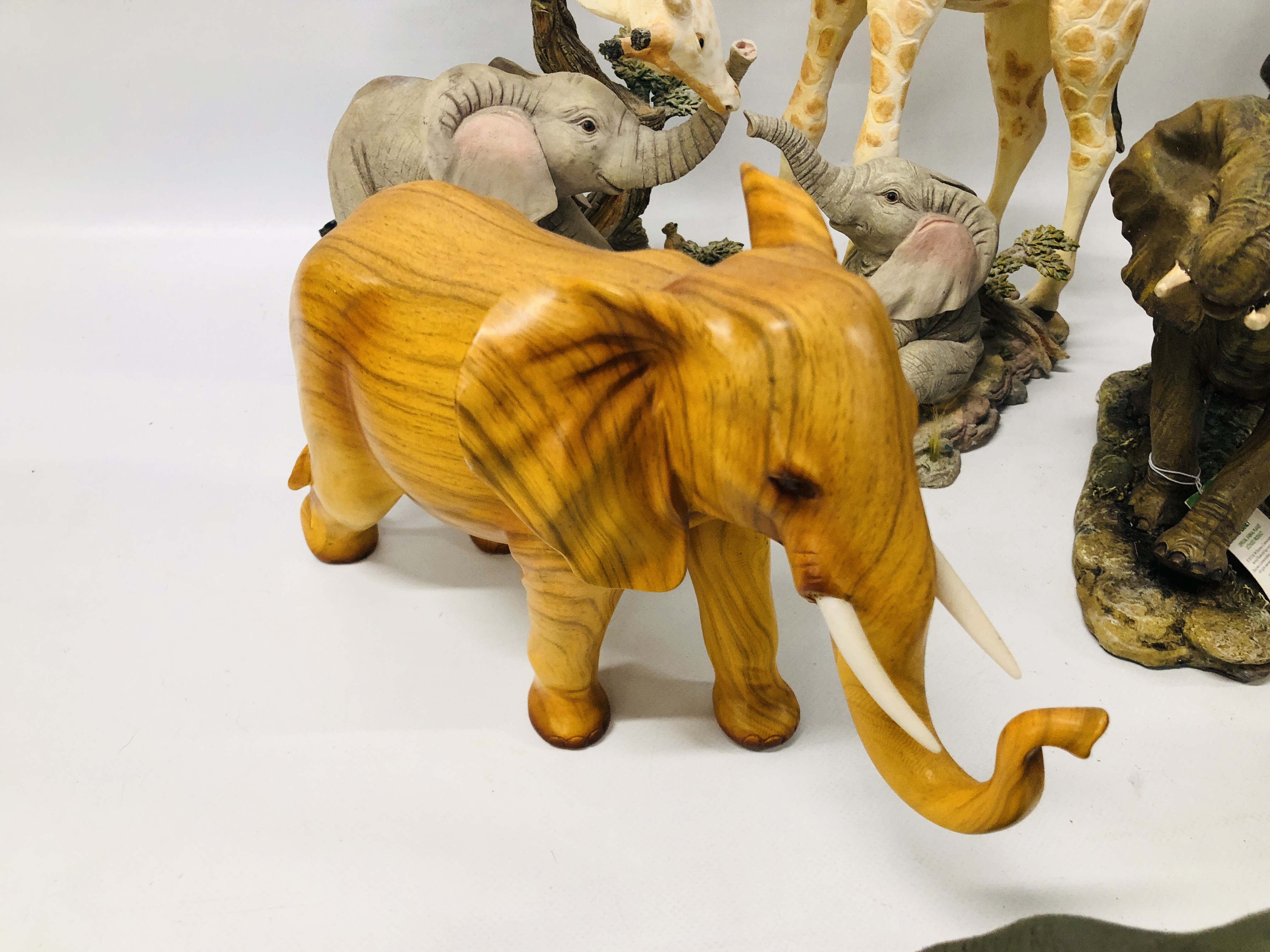 A COLLECTION OF 6 AFRICAN ANIMAL STUDIES TO INCLUDE ELEPHANT FIGURES, LIONESS AND CUBS, - Image 3 of 10