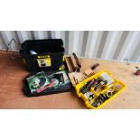 A STANLEY MOBILE TOOL CHEST AND CONTENTS TO INCLUDE CHISELS, CRAFT KNIVES, WAD PUNCH SET,