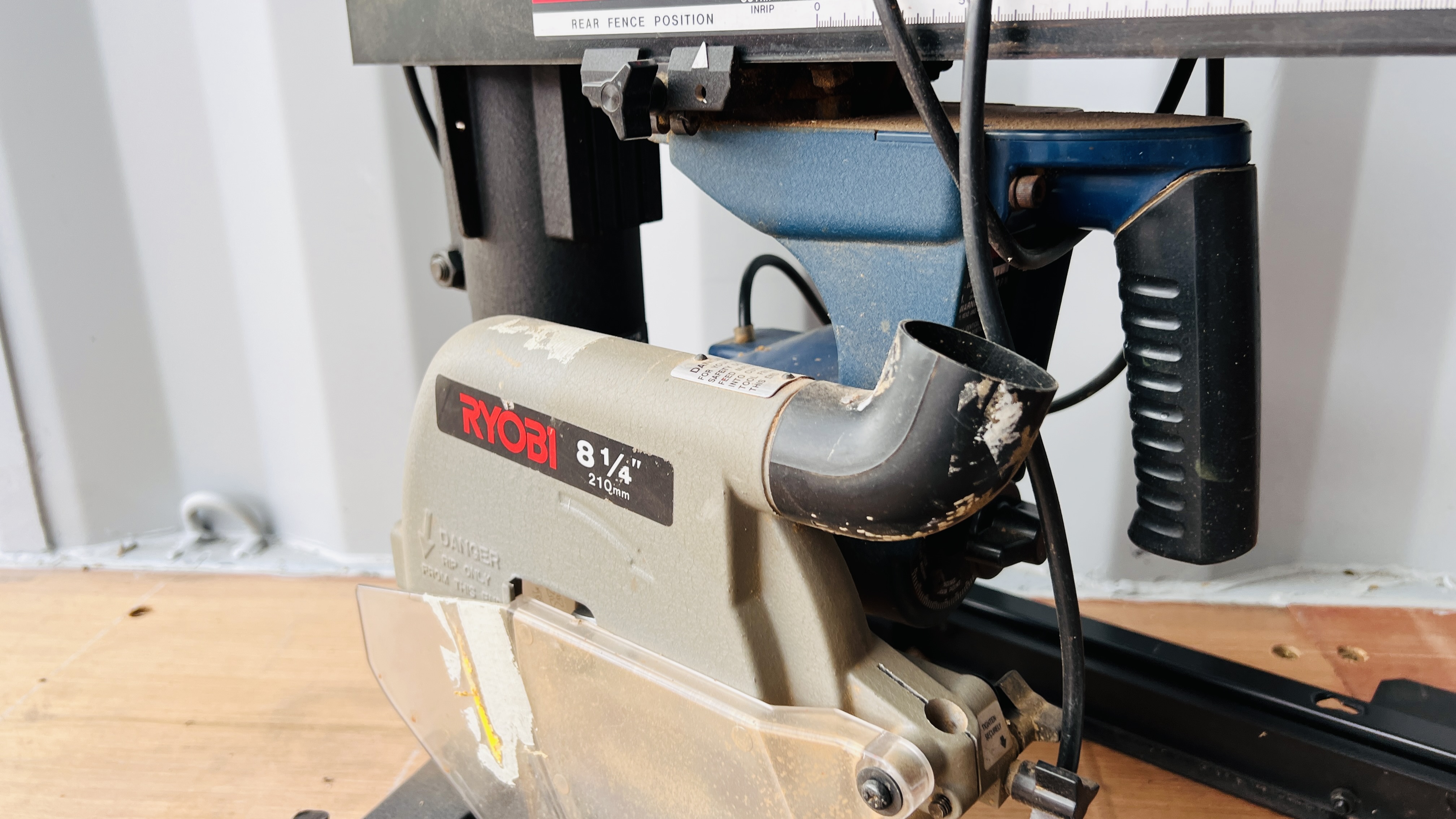 RYOBI RADIAL SAW MODEL RA-200 - SOLD AS SEEN - Image 3 of 9