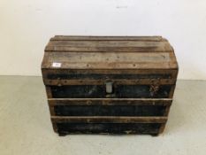 VINTAGE CANVAS COVERED DOMED TOP TRUNK APPROX 70 X 46 X 56.