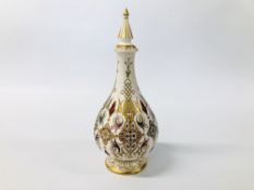 ANTIQUE DERBY PORCELAIN ROSEWATER BOTTLE HAND PAINTED WITH GILDING OF ENAMELS.