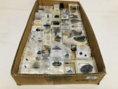 A COLLECTION OF APPROX 68 CRYSTAL AND MINERAL ROCK EXAMPLES TO INCLUDE FLUORITE, PLUMBOGUMITE,