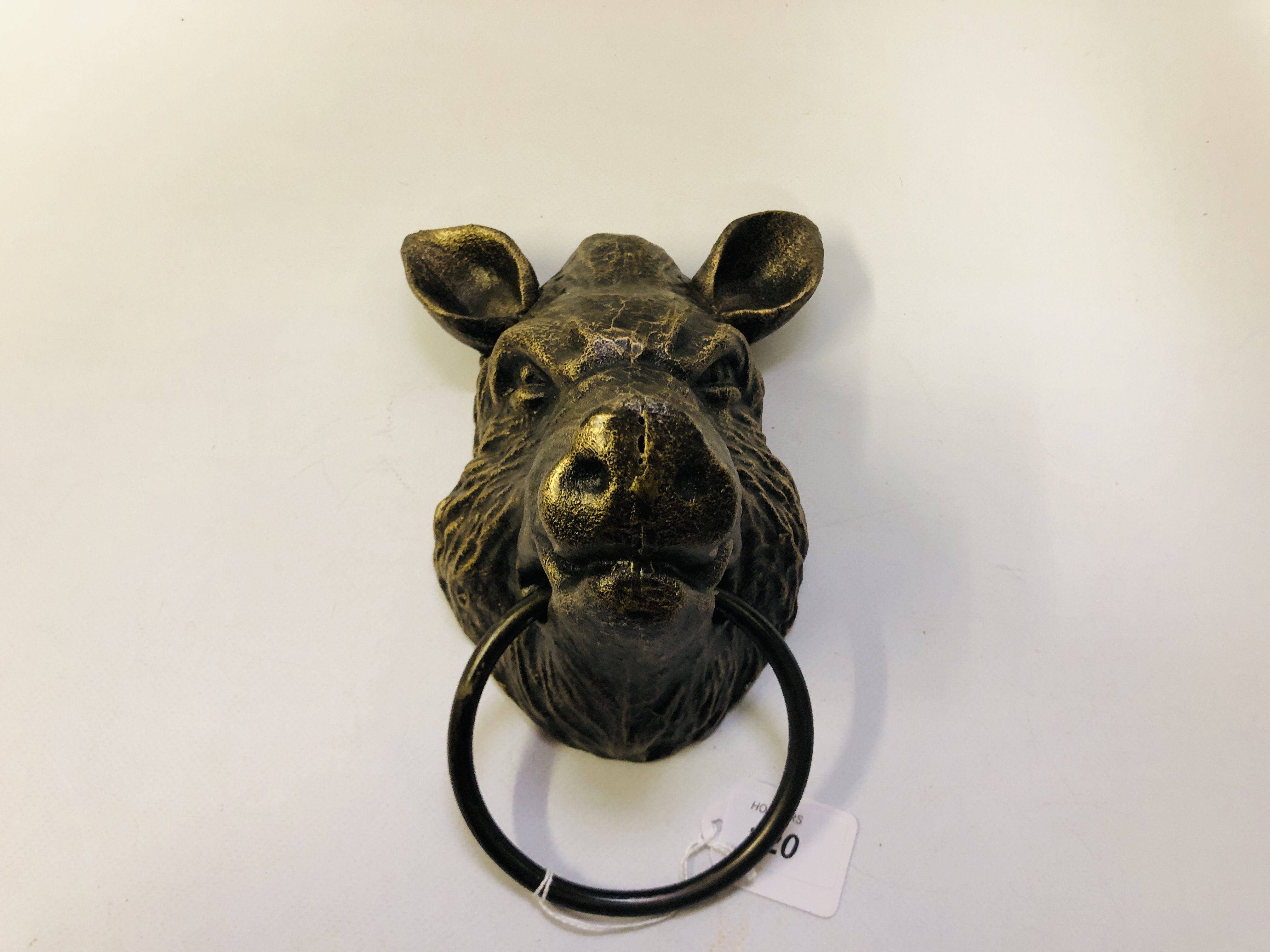 (R) BOAR HEAD WITH METAL RING - Image 2 of 2