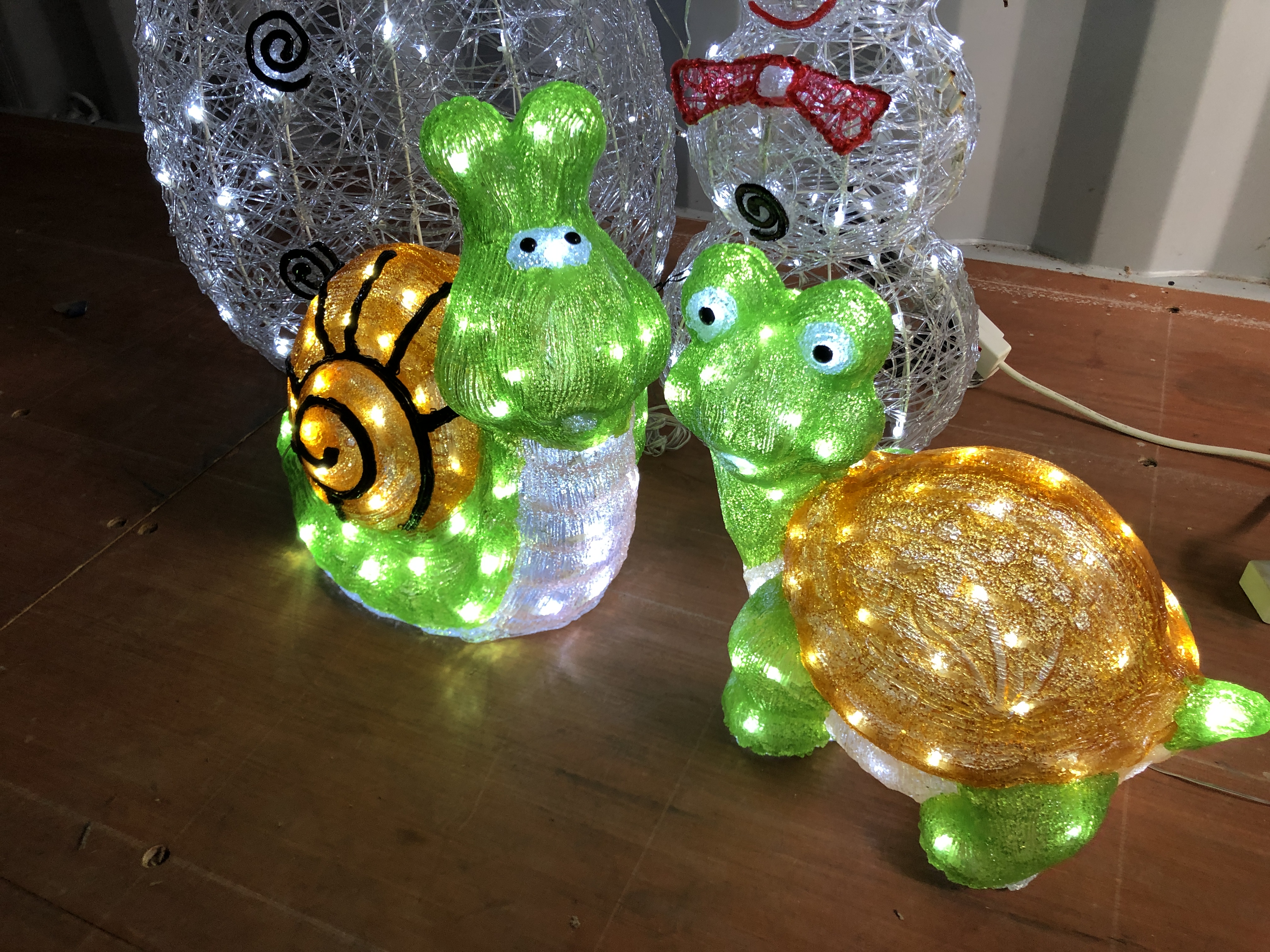 TWO GRADUATED CHRISTMAS LED LIGHT UP SNOWMEN (HEIGHT 125CM. AND HEIGHT 60CM. - Image 2 of 4