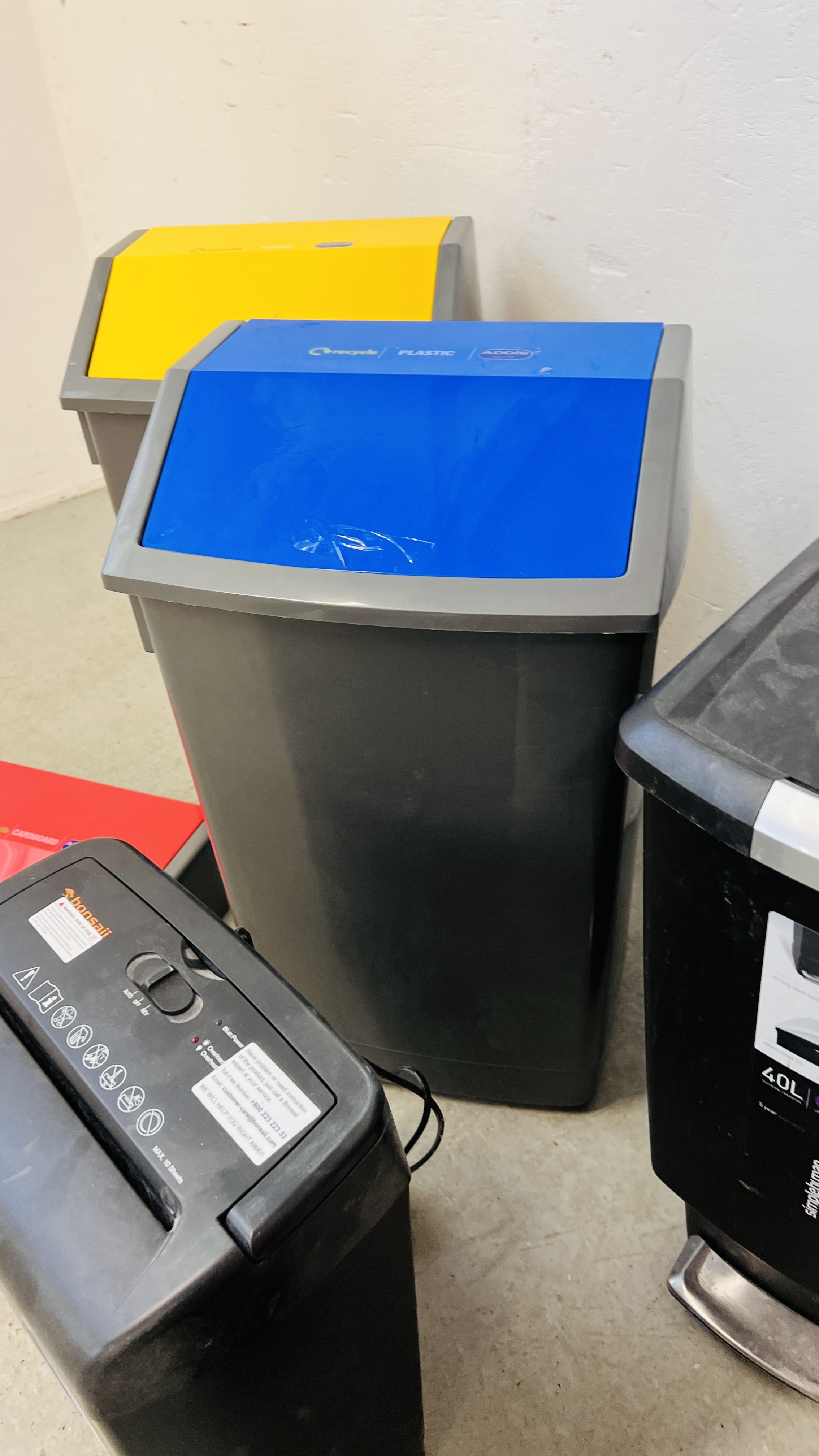 FOUR VARIOUS WASTE BINS AND TWO OFFICE PAPER SHREDDERS - SOLD AS SEEN. - Image 5 of 8