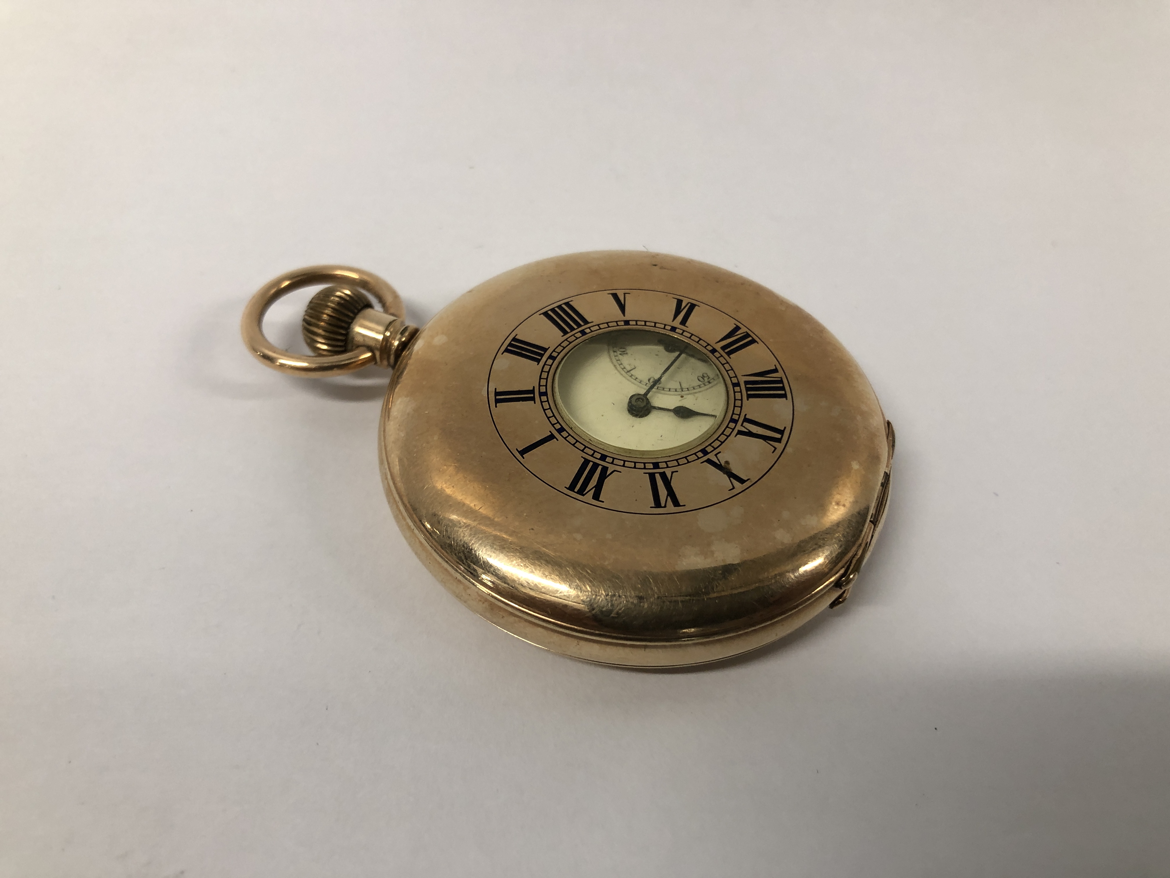 A VINTAGE GOLD PLATED "WALTHAM MASS" POCKET WATCH WITH ENAMELLED DIAL - Image 3 of 8