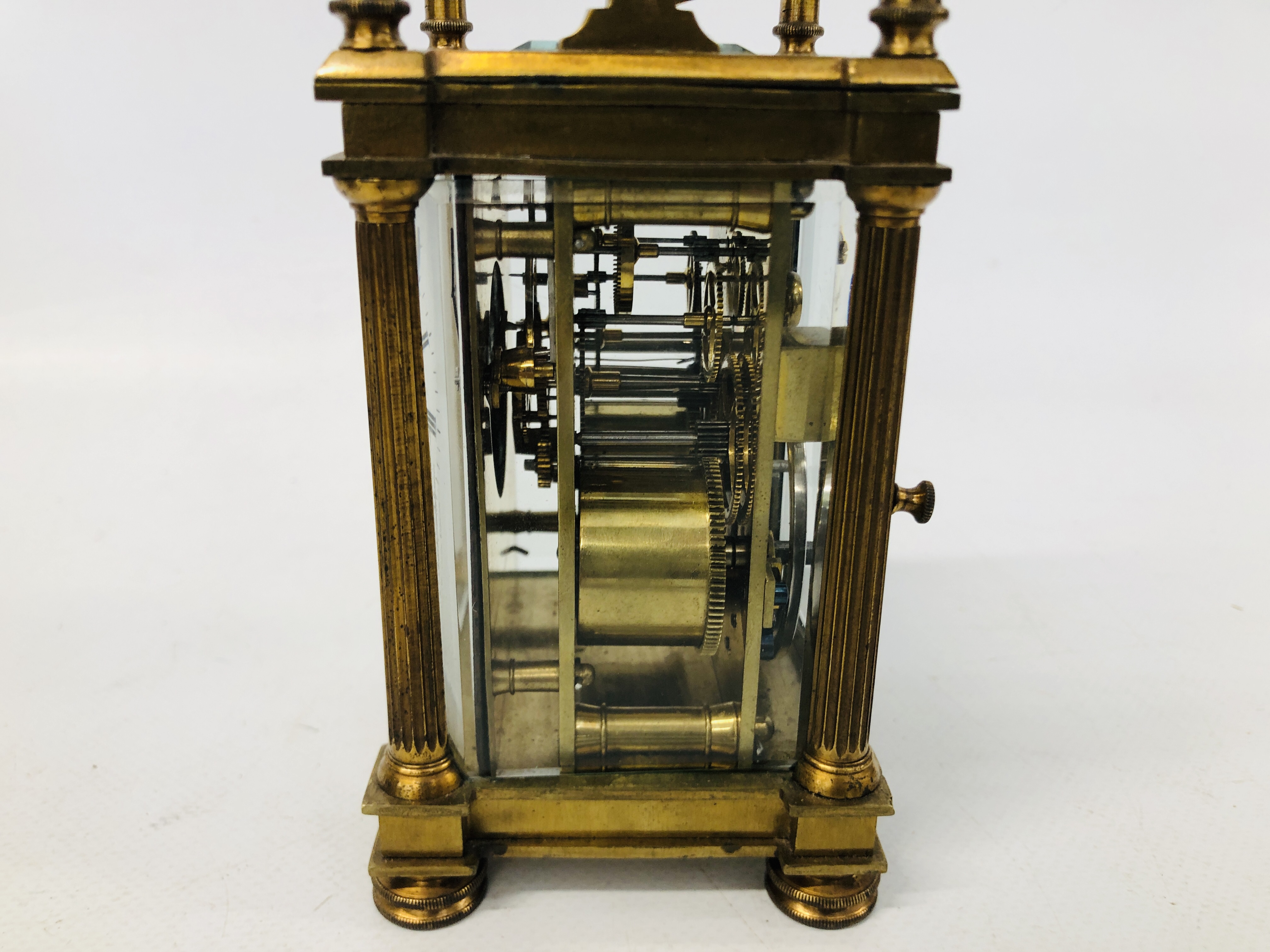 AN ANTIQUE BRASS CARRIAGE CLOCK WITH STRIKE C19TH IN ORIGINAL FITTED CASE WITH KEY HEIGHT 14CM. - Image 4 of 12