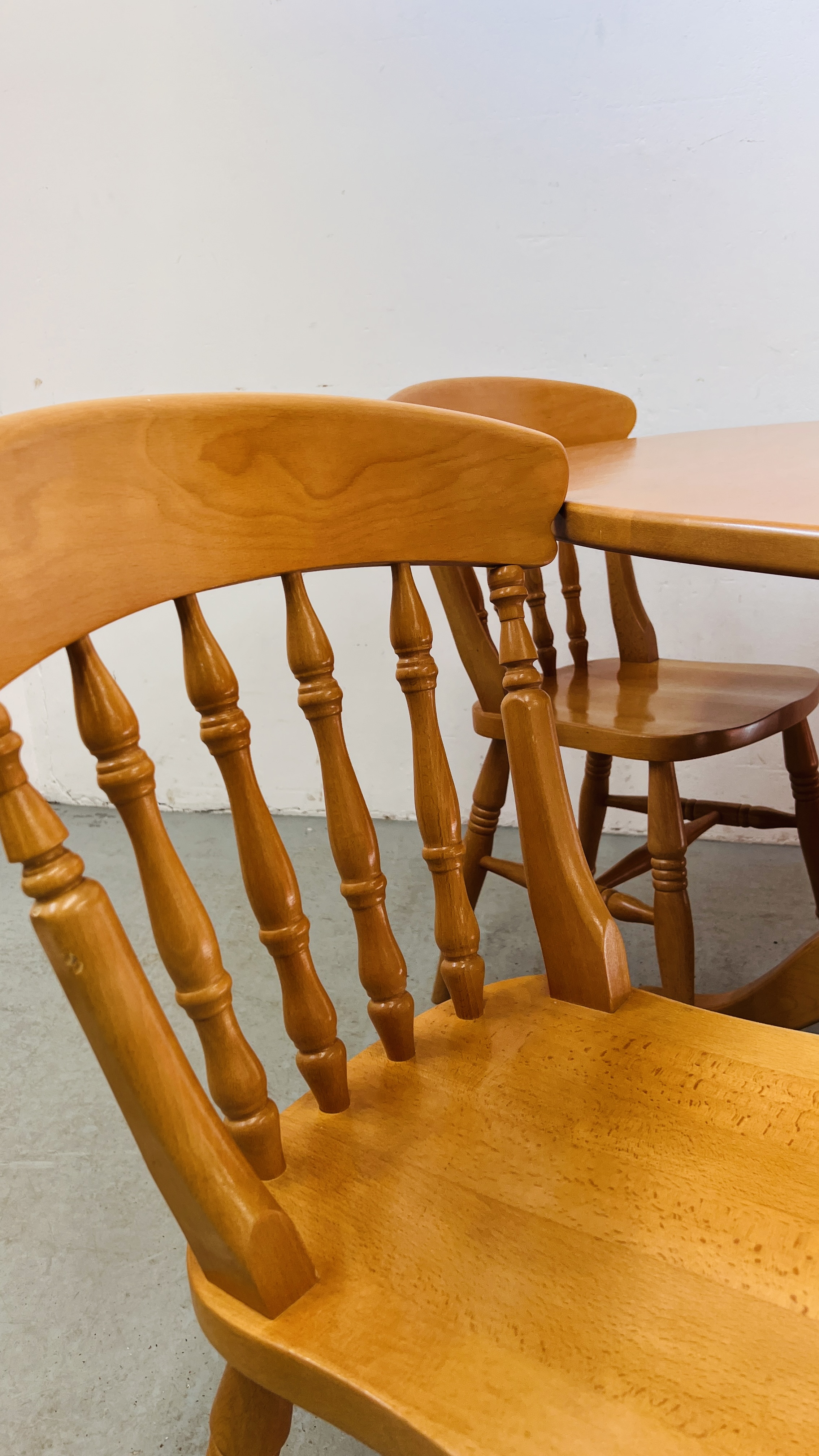 A SOLID MAPLE CIRCULAR TOPPED DINING TABLE ON PEDESTAL BASE ALONG WITH 4 BEACH CHAIRS IN CHERRY - Image 7 of 10