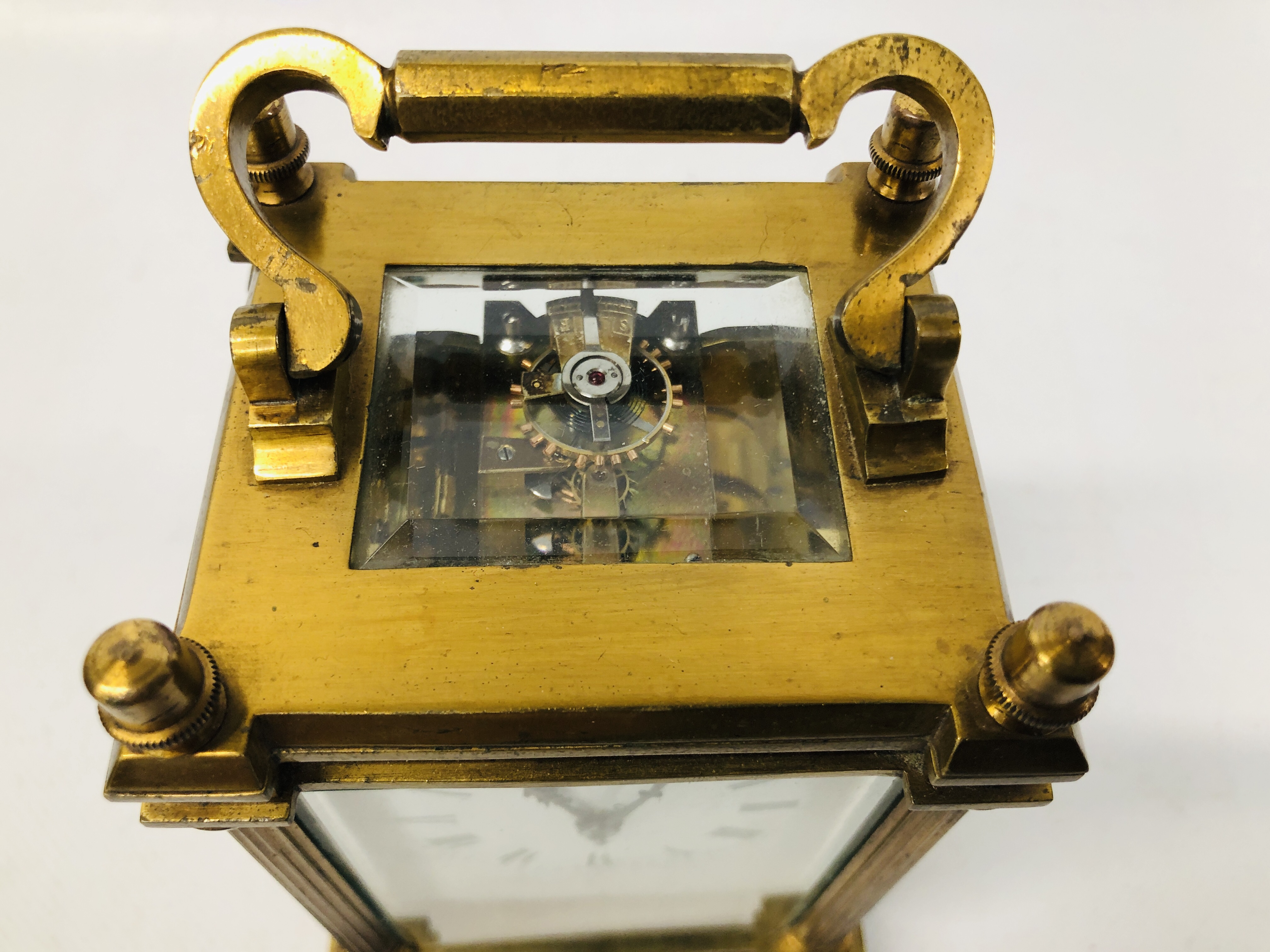 AN ANTIQUE BRASS CARRIAGE CLOCK WITH STRIKE C19TH IN ORIGINAL FITTED CASE WITH KEY HEIGHT 14CM. - Image 3 of 12