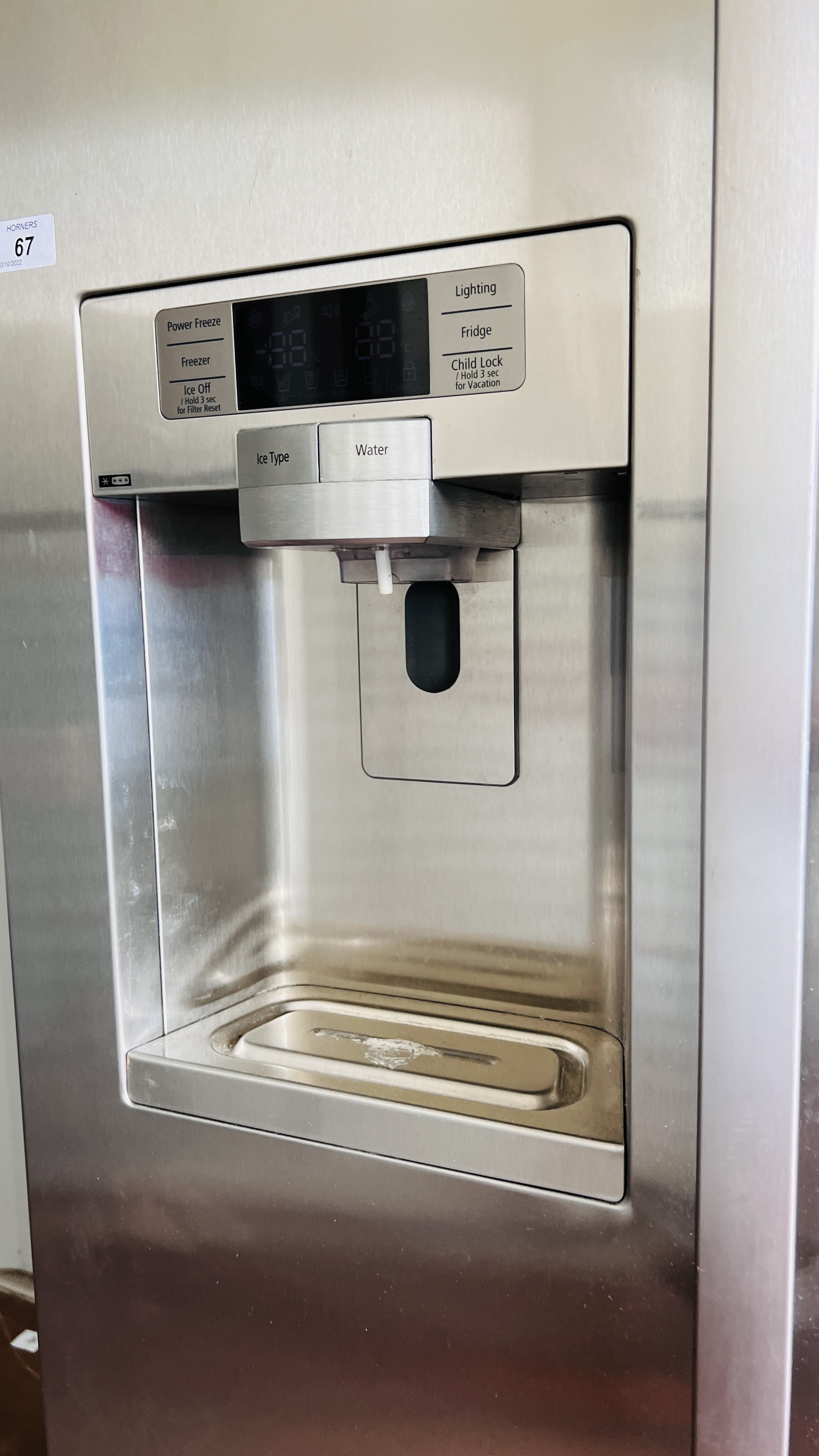 A SAMSUNG AMERICAN STYLE FRIDGE WITH ICED WATER MACHINE - SOLD AS SEEN - Image 2 of 16