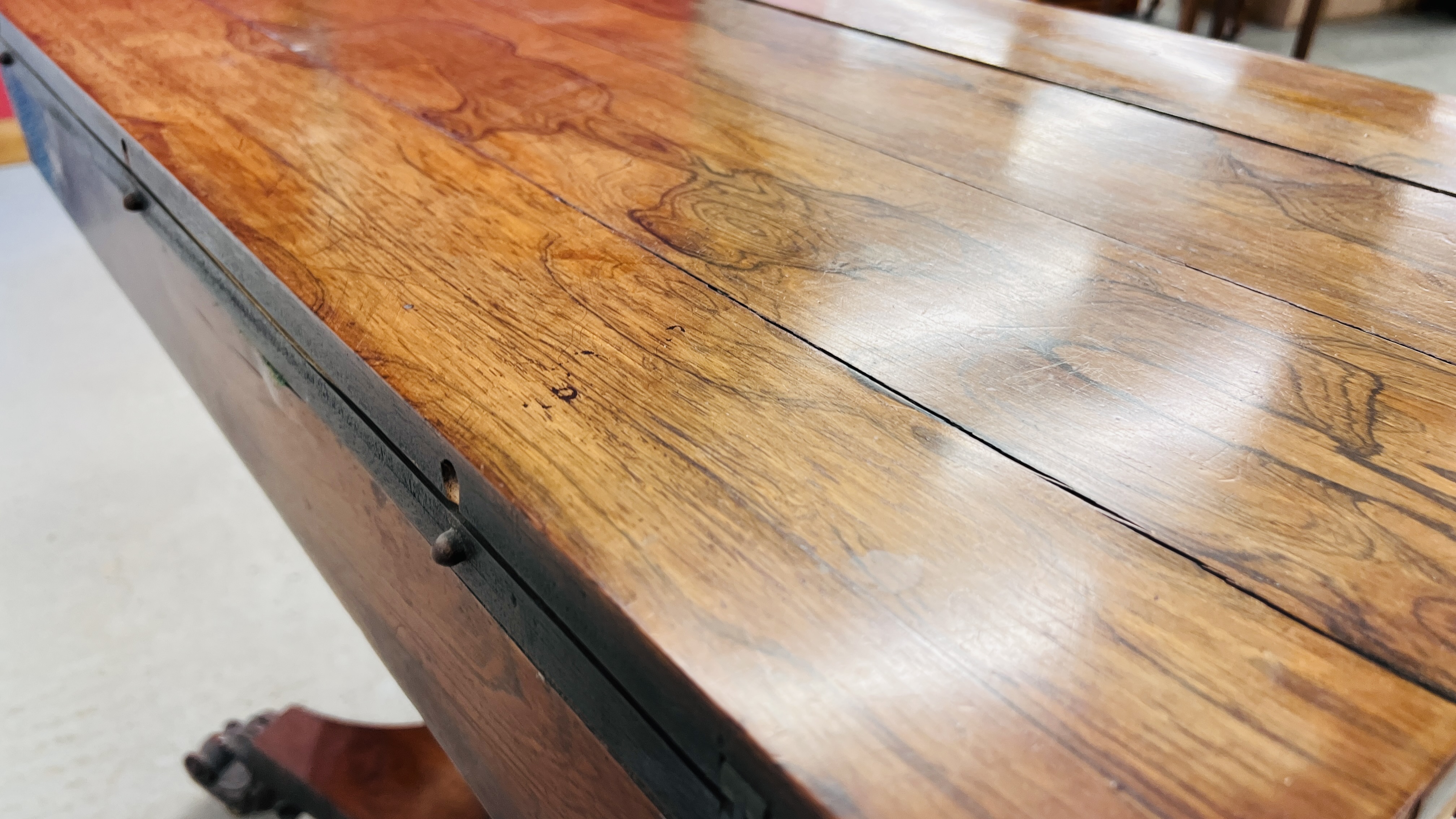 ANTIQUE ROSEWOOD FINISH FOLDING CARD TABLE WITH SCROLLED FEET AND CARVED DETAILING ON SINGLE - Image 11 of 16