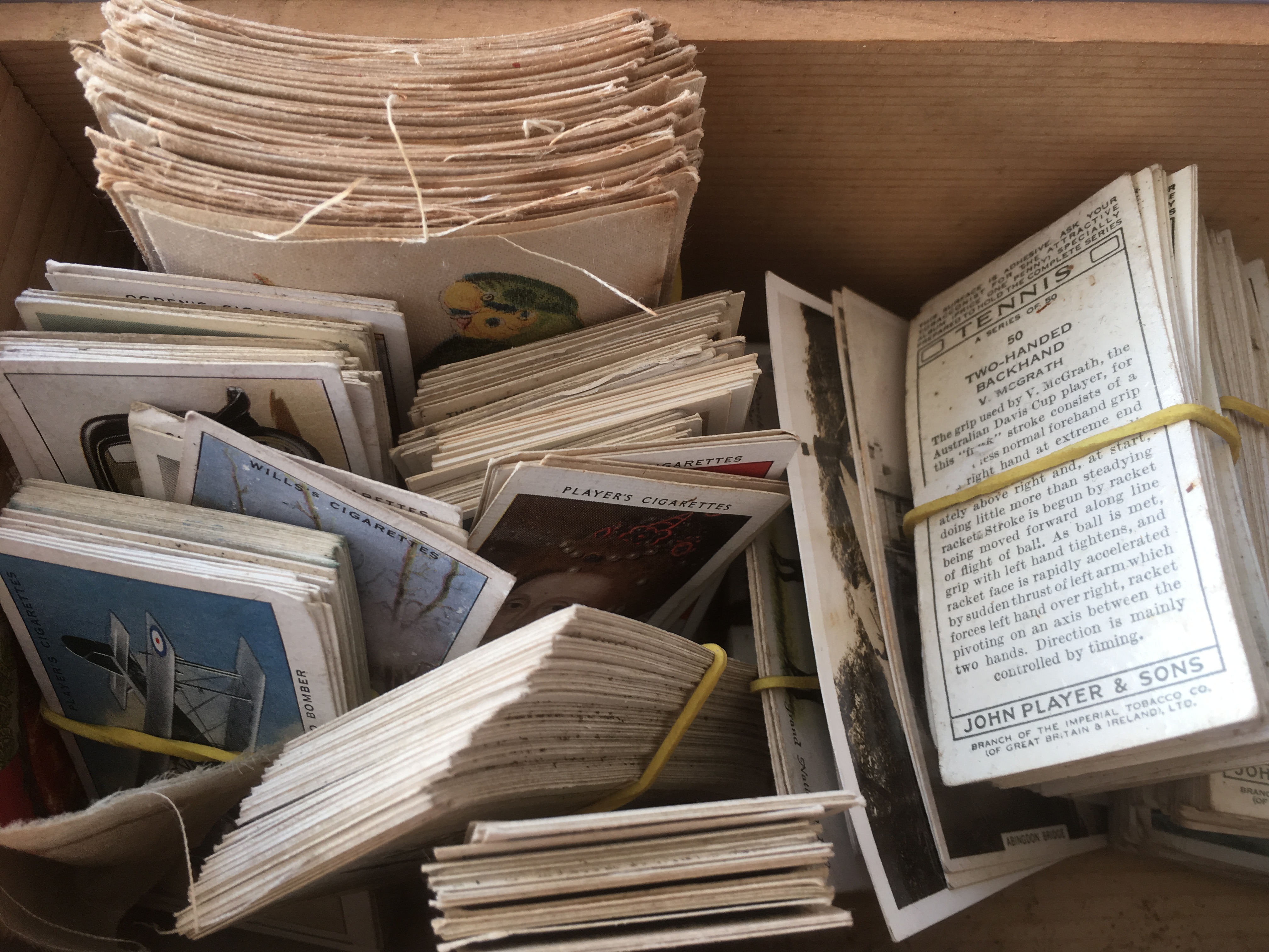 BOX WITH POSTCARDS AND CIGARETTE CARDS, SNAPSHOTS, - Image 2 of 3