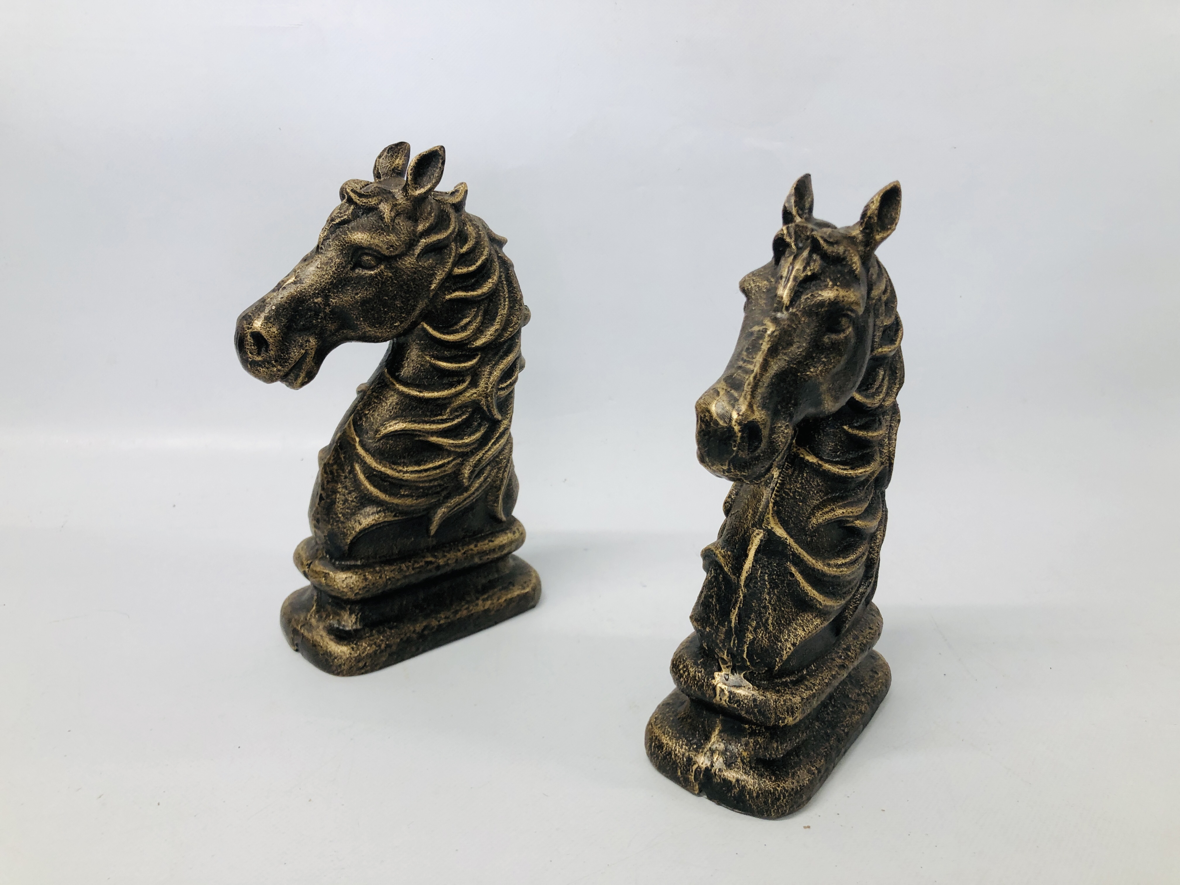 (R) PAIR HORSE HEAD BOOKENDS