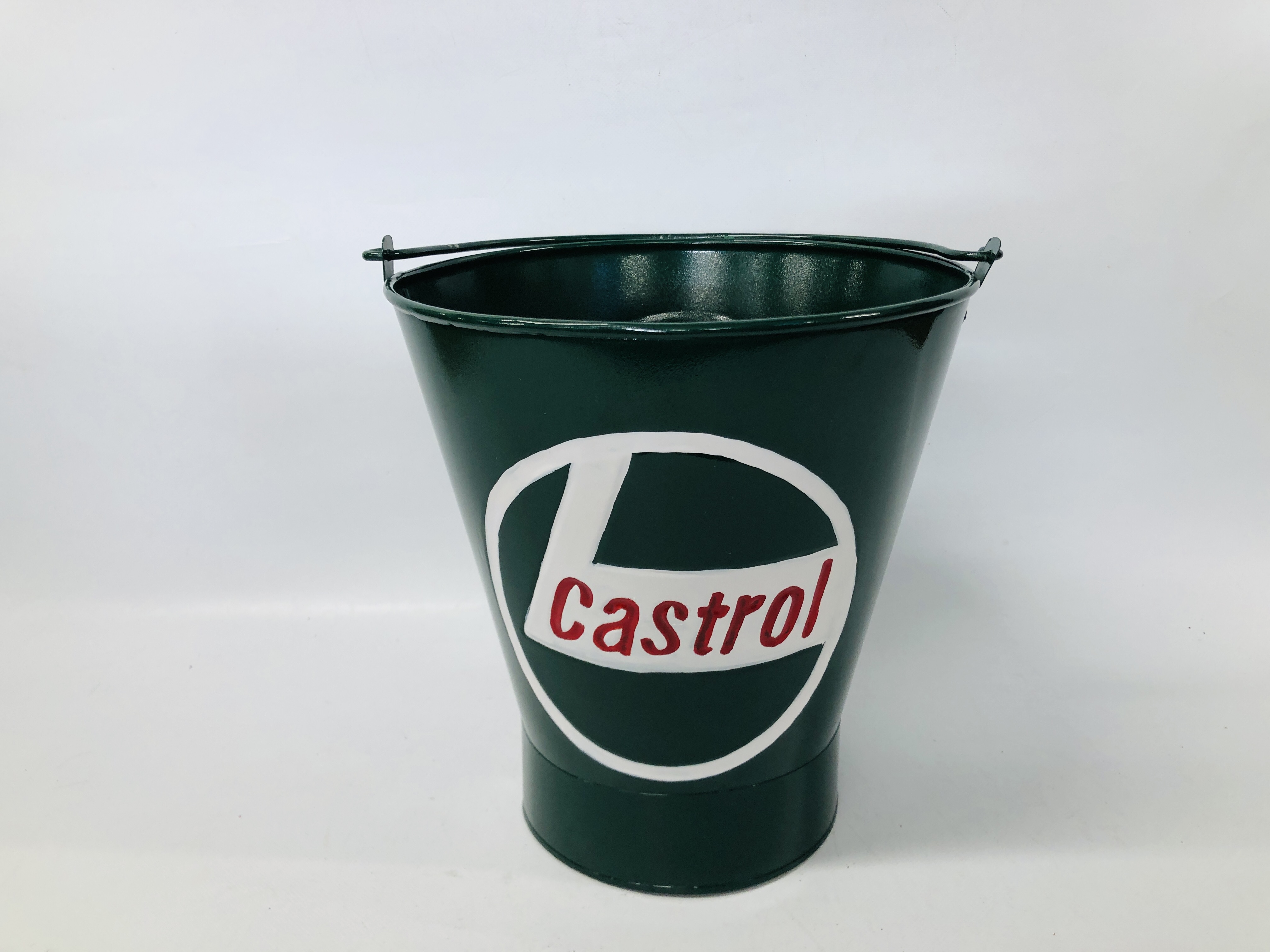 (R) DECORATIVE CASTROL BUCKET