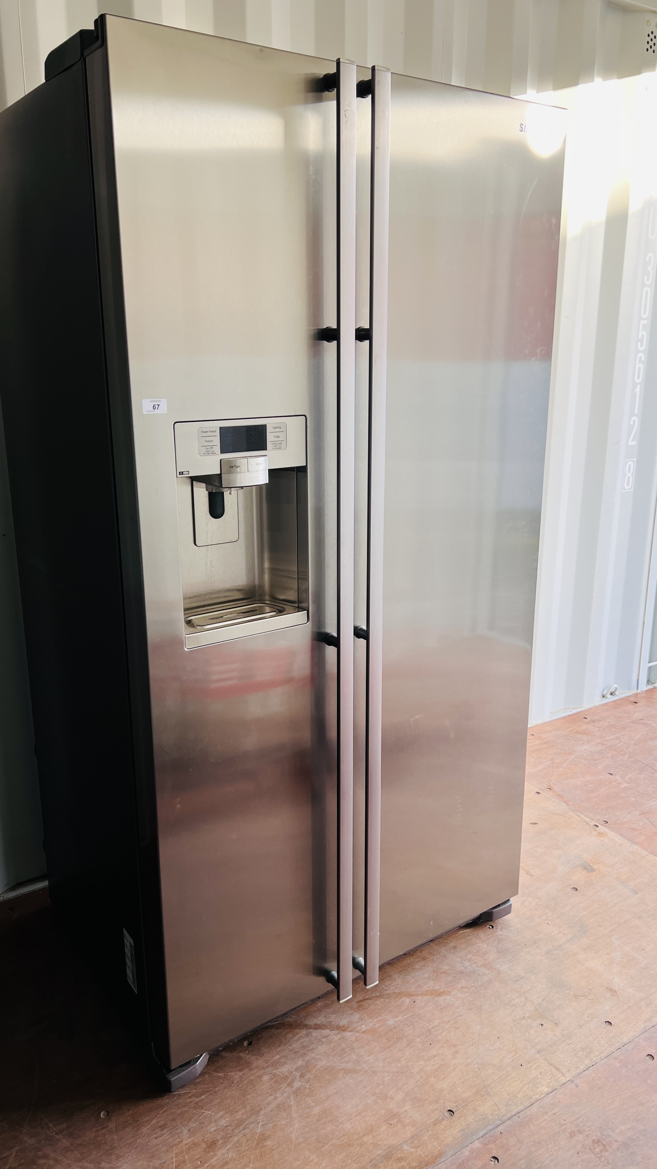 A SAMSUNG AMERICAN STYLE FRIDGE WITH ICED WATER MACHINE - SOLD AS SEEN - Image 3 of 16