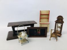 ANTIQUE DOLLS HOUSE FURNITURE TO INCLUDE INLAID MIRROR, METAL WASH STAND, MINIATURE OAK TABLE,