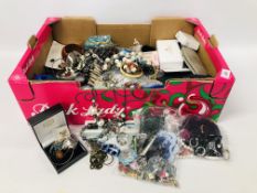 LARGE BOX OF ASSORTED MODERN COSTUME JEWELLERY TO INCLUDE NECKLACES, BEADS, BROOCHES,