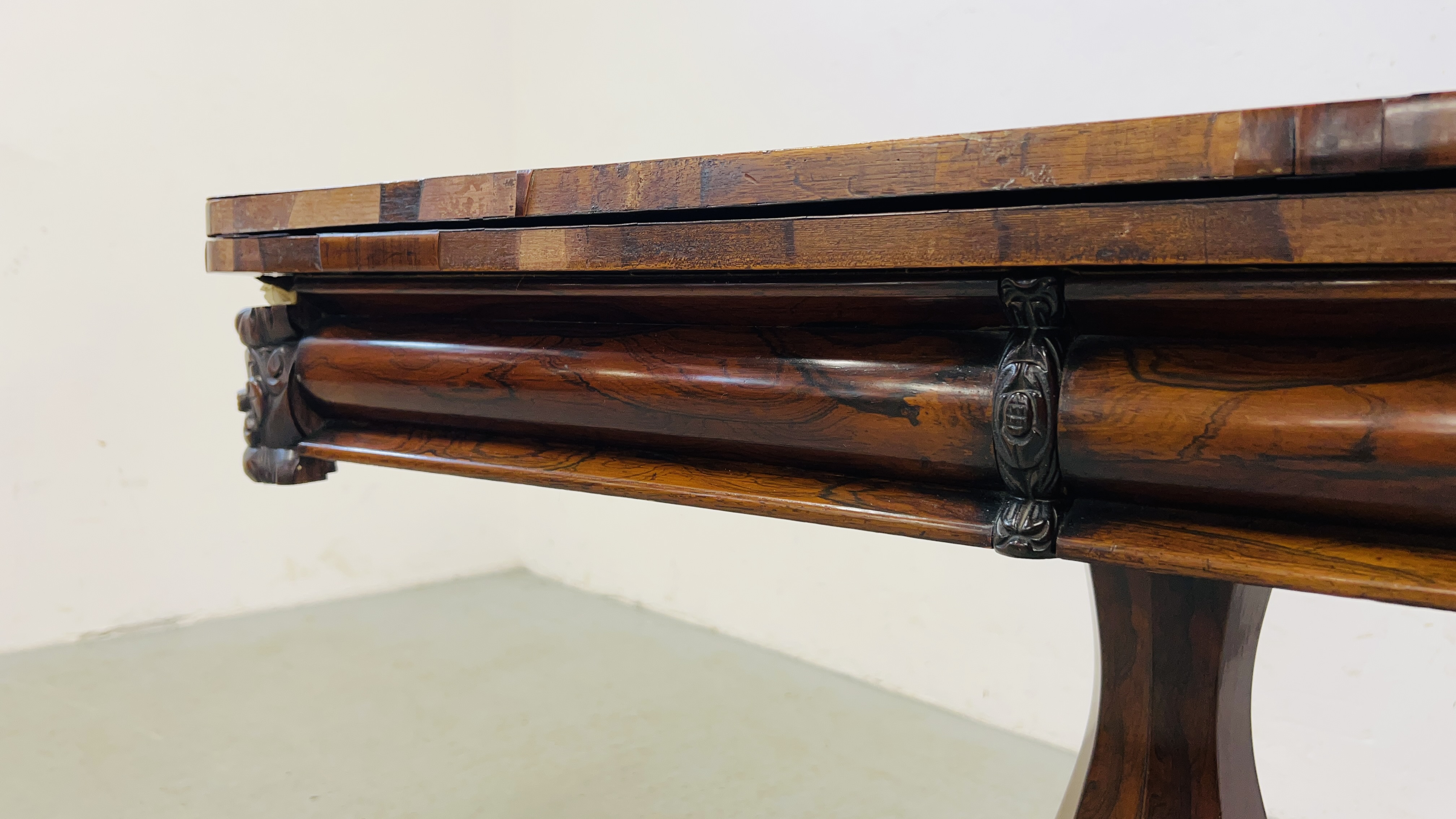 ANTIQUE ROSEWOOD FINISH FOLDING CARD TABLE WITH SCROLLED FEET AND CARVED DETAILING ON SINGLE - Image 7 of 16