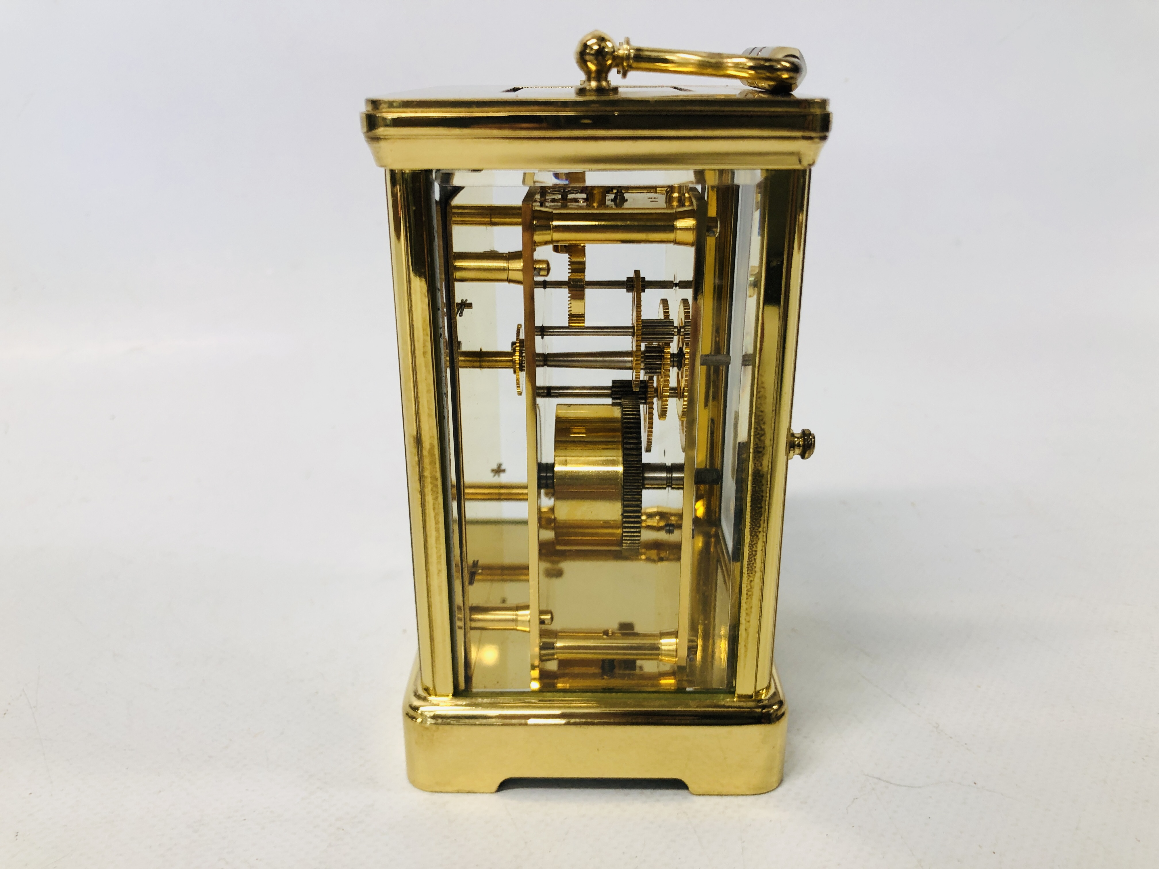 A MAPPIN AND WEBB MODERN BRASS CASED CARRIAGE CLOCK WITH PRESENTATION PLAQUE TO REVERSE HEIGHT 13. - Image 4 of 6