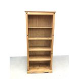 A MEXICAN PINE FULL HEIGHT BOOKSHELF W 81CM, D 40CM, H 184CM.