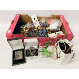 LARGE BOX OF ASSORTED MODERN COSTUME JEWELLERY TO INCLUDE NECKLACES, BEADS, BROOCHES,