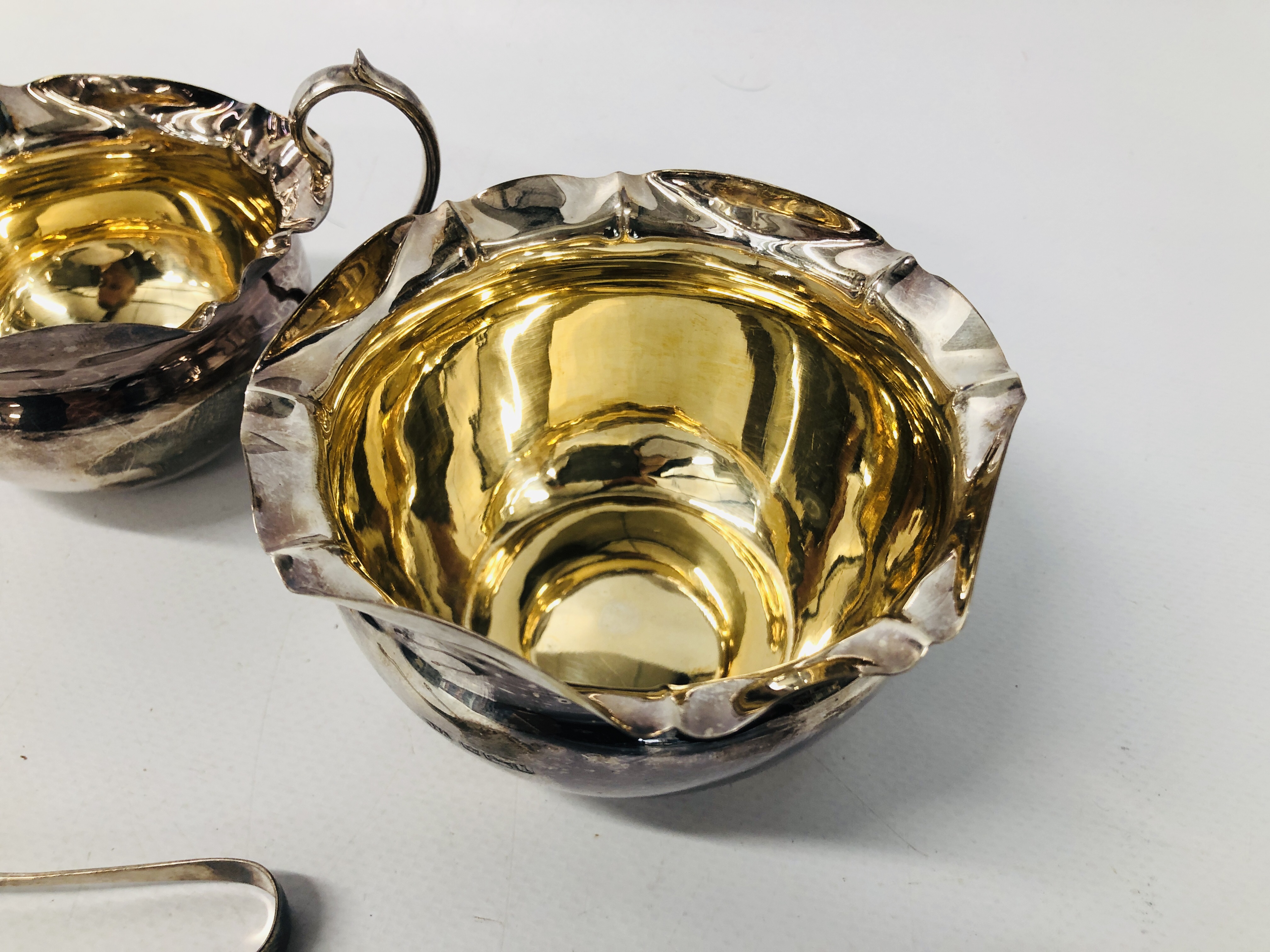 AN ANTIQUE CASED SET OF SILVER COMPRISING SUGAR BOWL, - Image 3 of 10