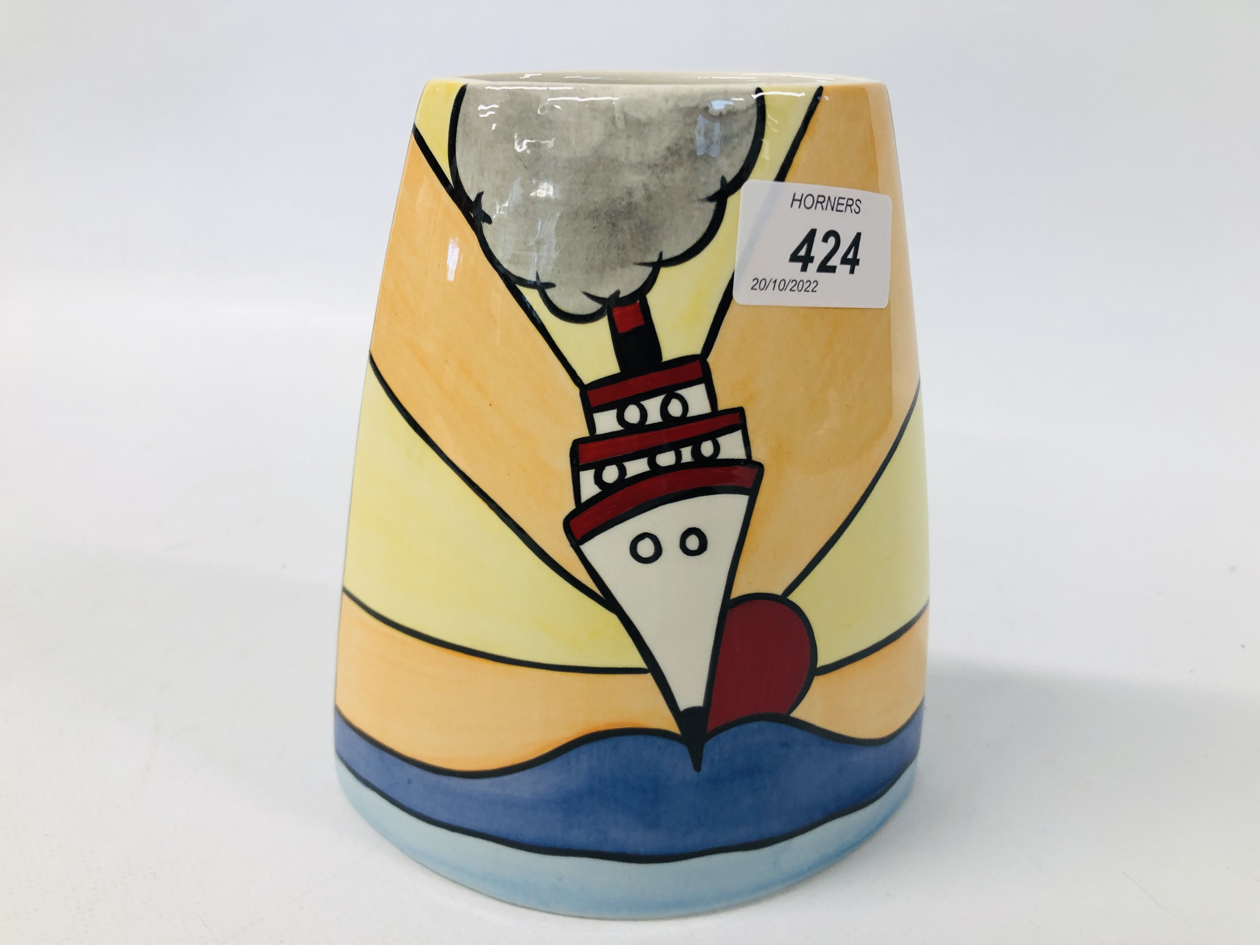 A RARE CRUISE VASE SIGNED BY LORNA BAILEY, H 17CM. - Image 3 of 4