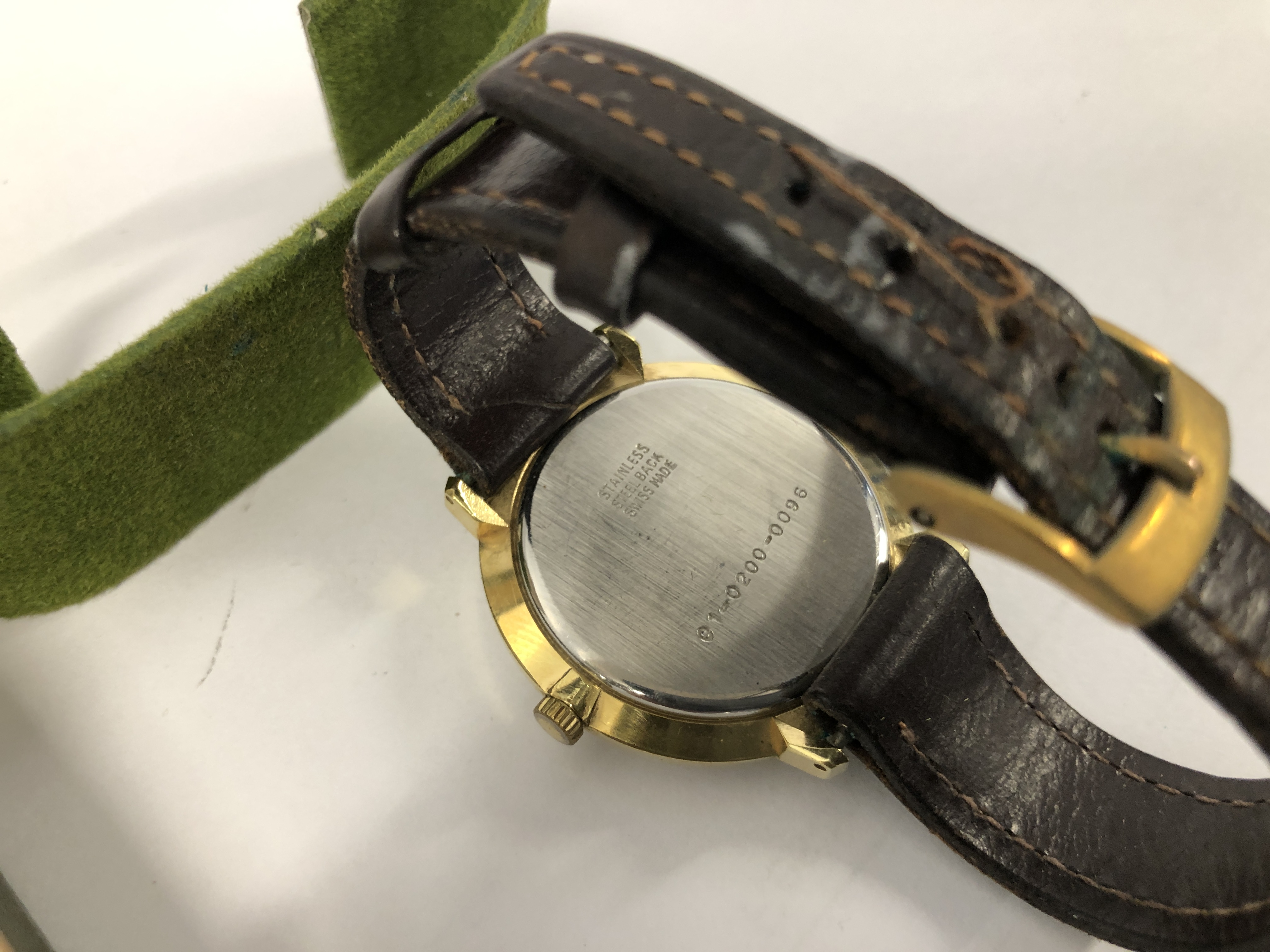 A BOXED AVIA GENTS WRIST WATCH ON LEATHER STRAP. - Image 4 of 6