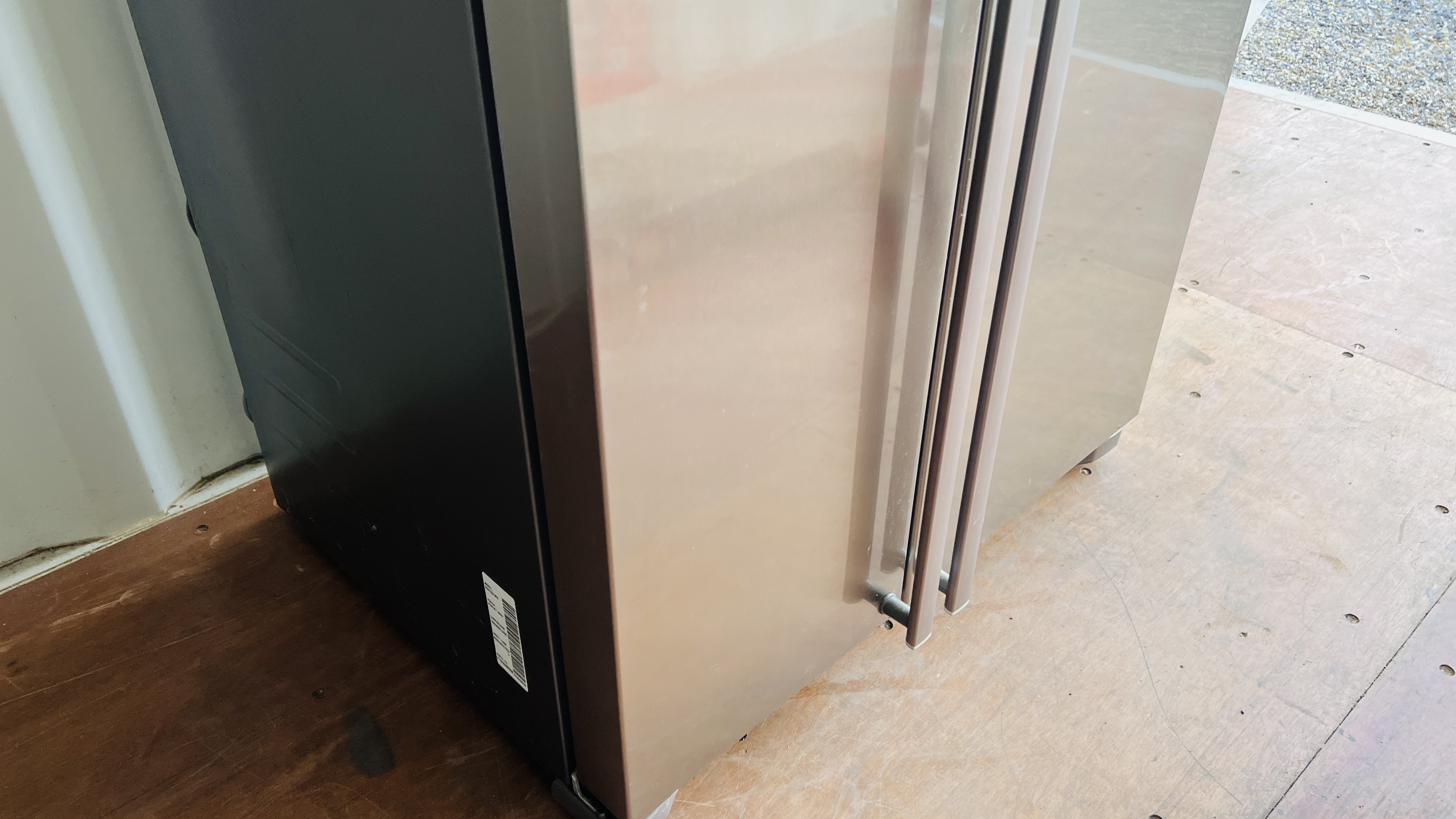 A SAMSUNG AMERICAN STYLE FRIDGE WITH ICED WATER MACHINE - SOLD AS SEEN - Image 4 of 16