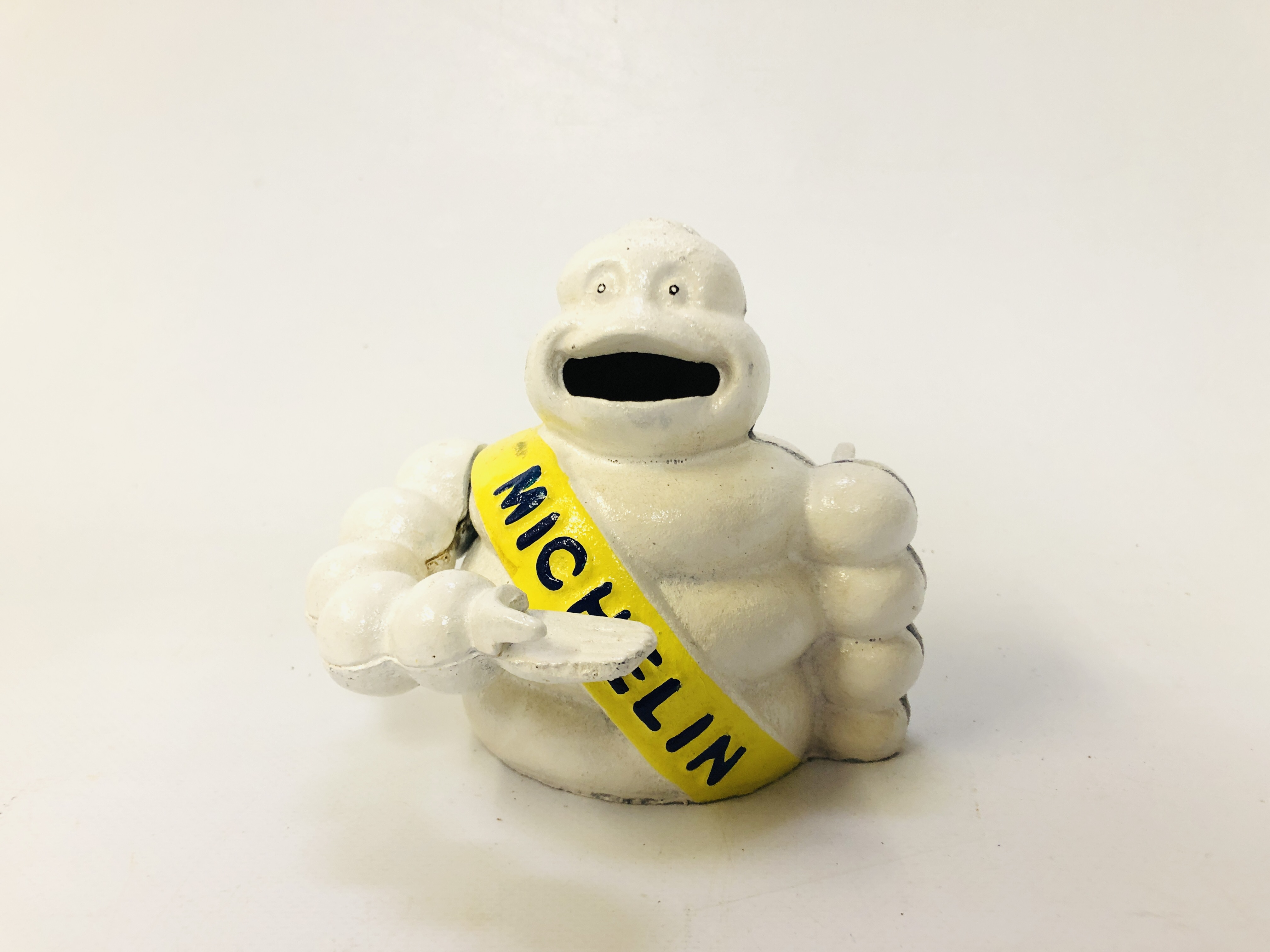 (R) SMALL MICHELIN MECHANICAL BANK