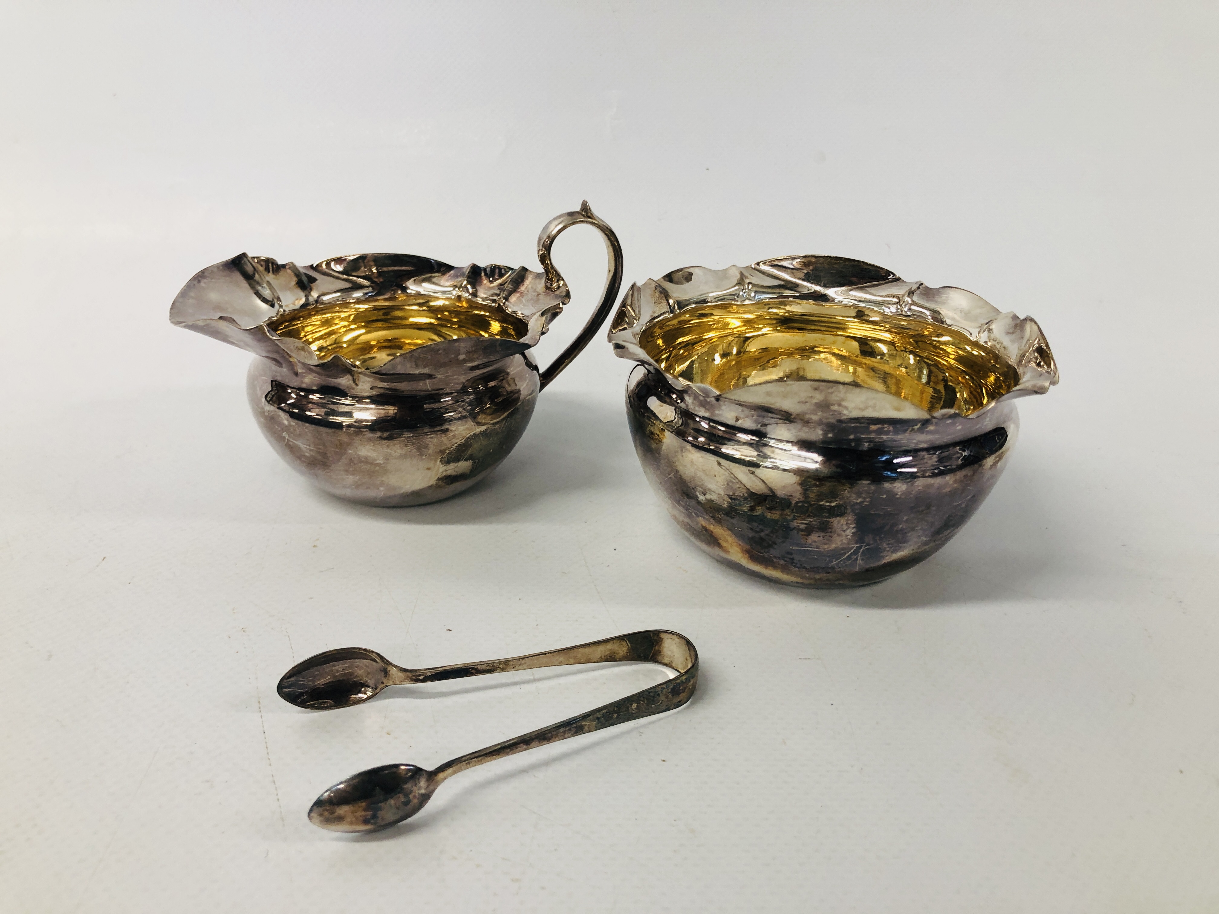 AN ANTIQUE CASED SET OF SILVER COMPRISING SUGAR BOWL, - Image 2 of 10
