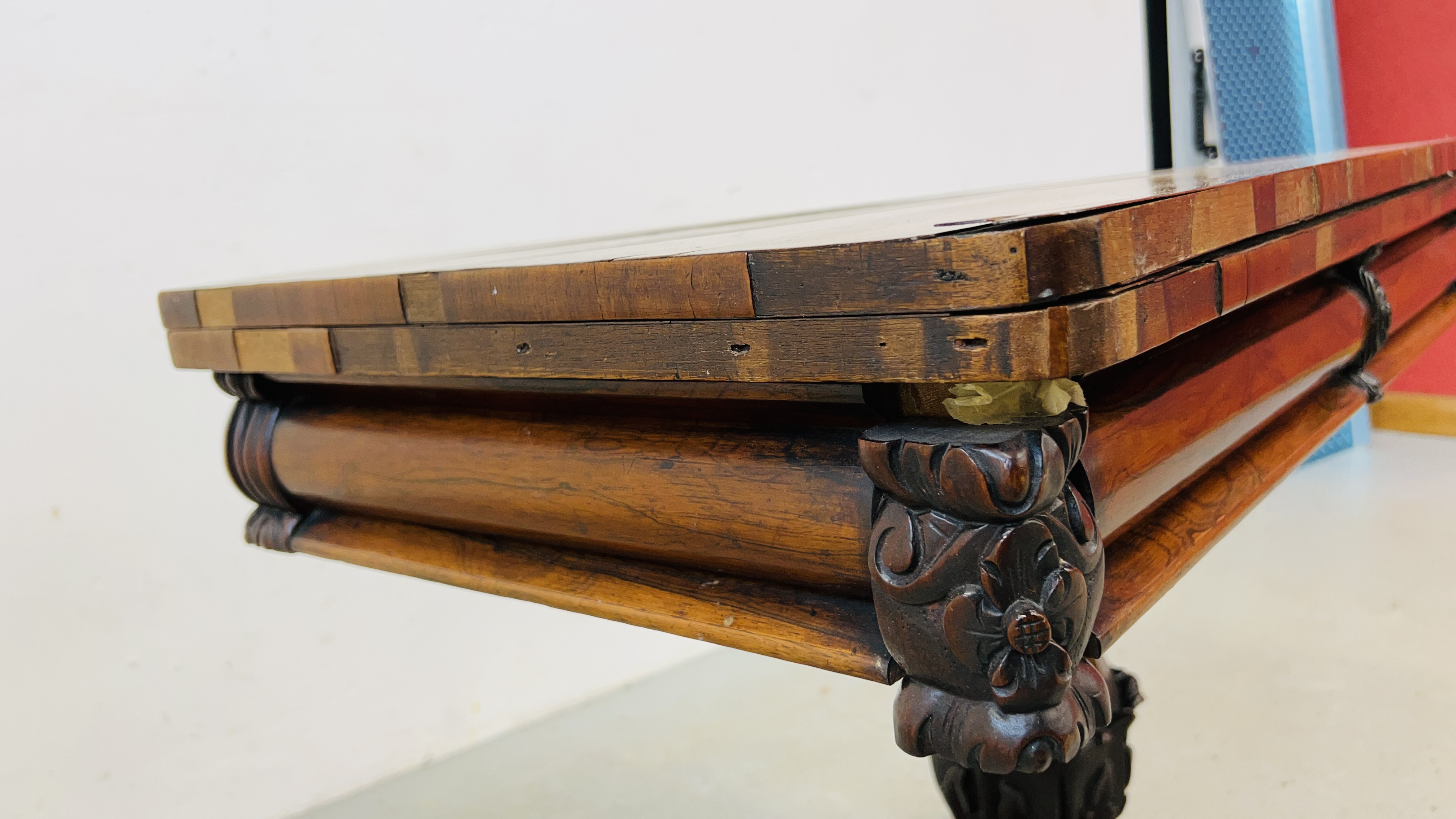ANTIQUE ROSEWOOD FINISH FOLDING CARD TABLE WITH SCROLLED FEET AND CARVED DETAILING ON SINGLE - Image 9 of 16
